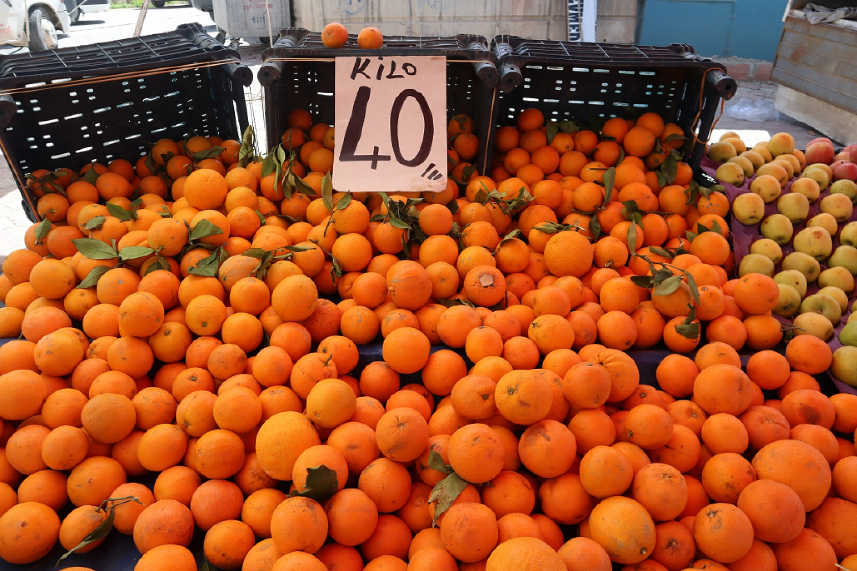 Pazarda bahar havası! Malatya'da pazar tezgahlarında hem renk hem ucuzluk var...