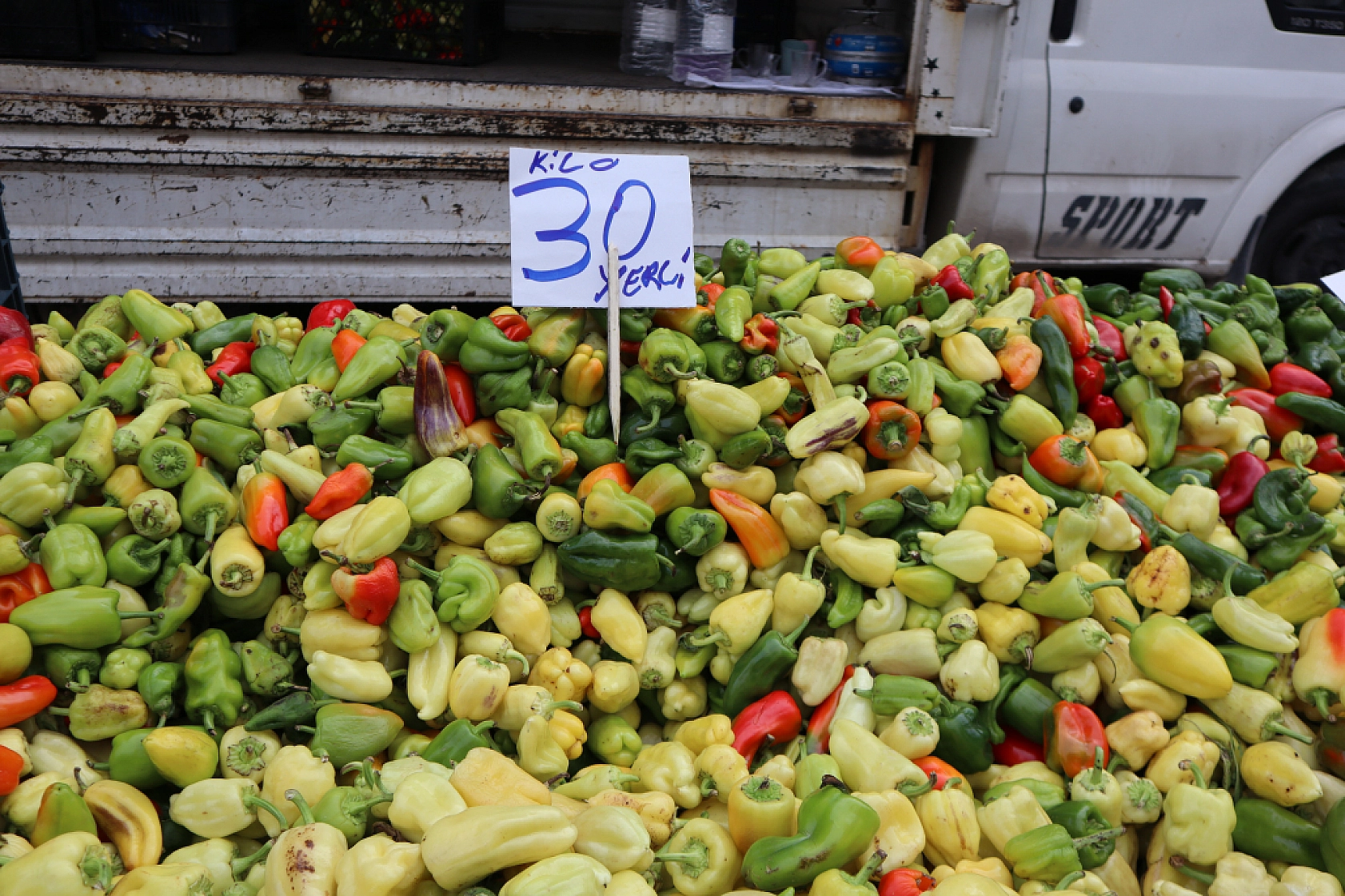 Malatya perşembe pazarında sebze meyve fiyatları....