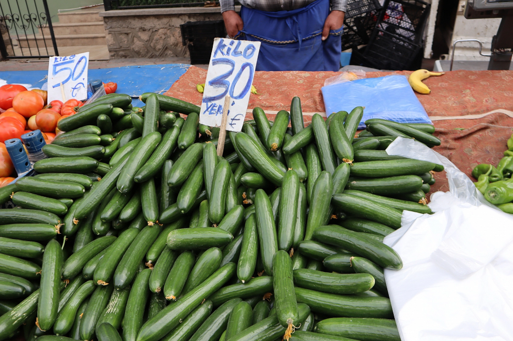 Malatya perşembe pazarında sebze meyve fiyatları....