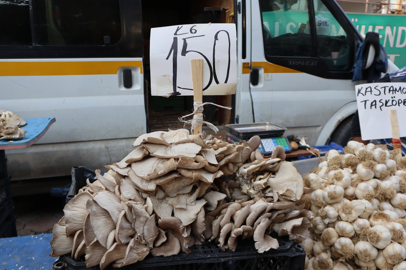 Malatya perşembe pazarında sebze meyve fiyatları....