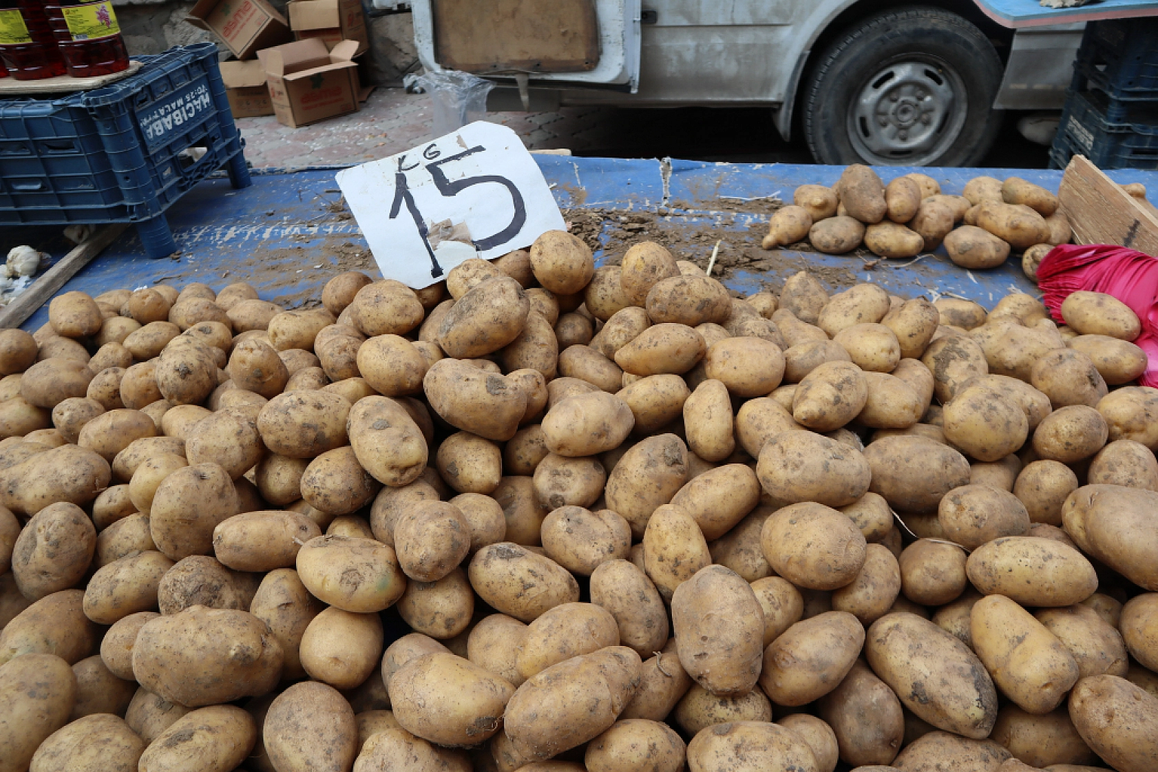 Malatya perşembe pazarında sebze meyve fiyatları....