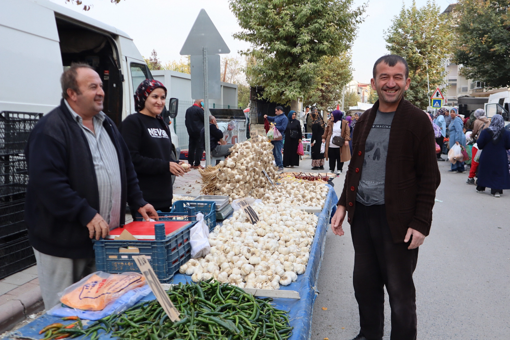 Malatya perşembe pazarında sebze meyve fiyatları....