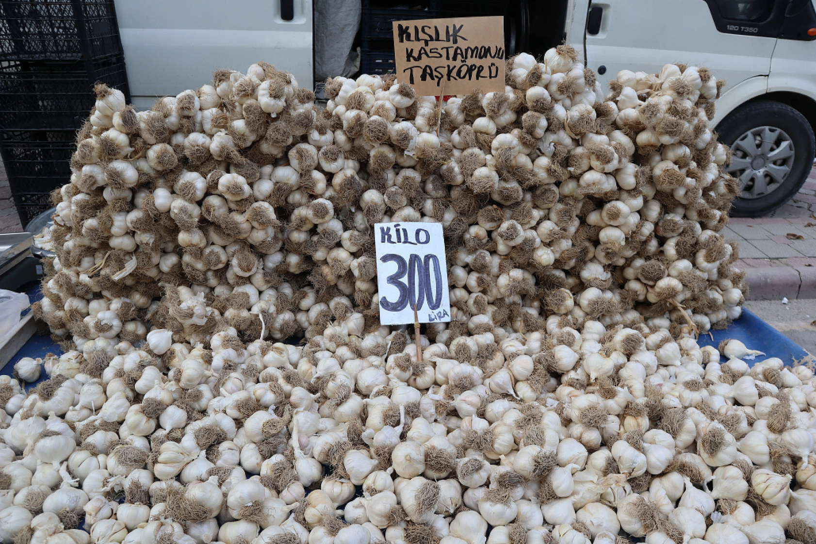 Malatya perşembe pazarında sebze meyve fiyatları....