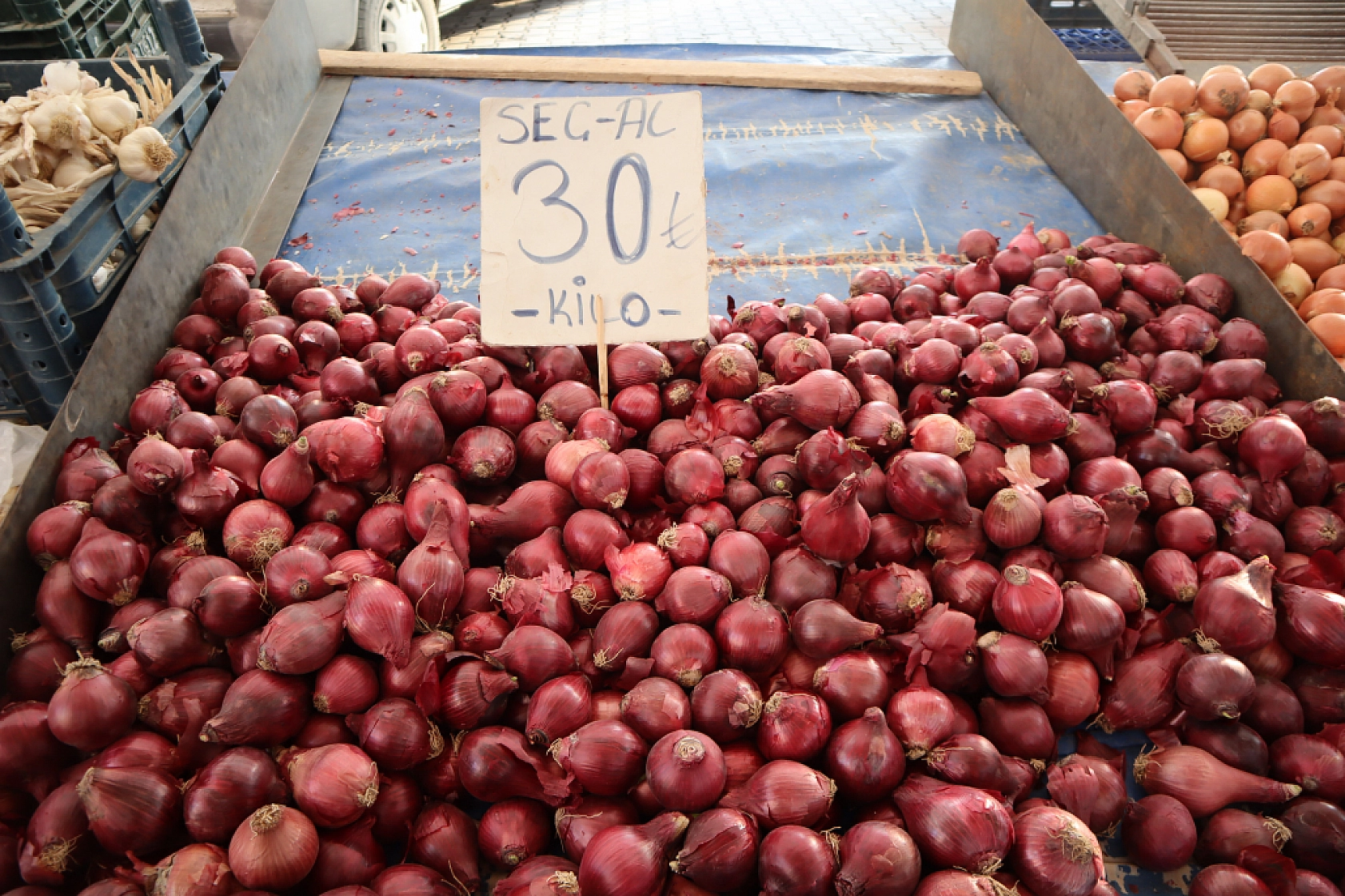 Malatya perşembe pazarında sebze meyve fiyatları....
