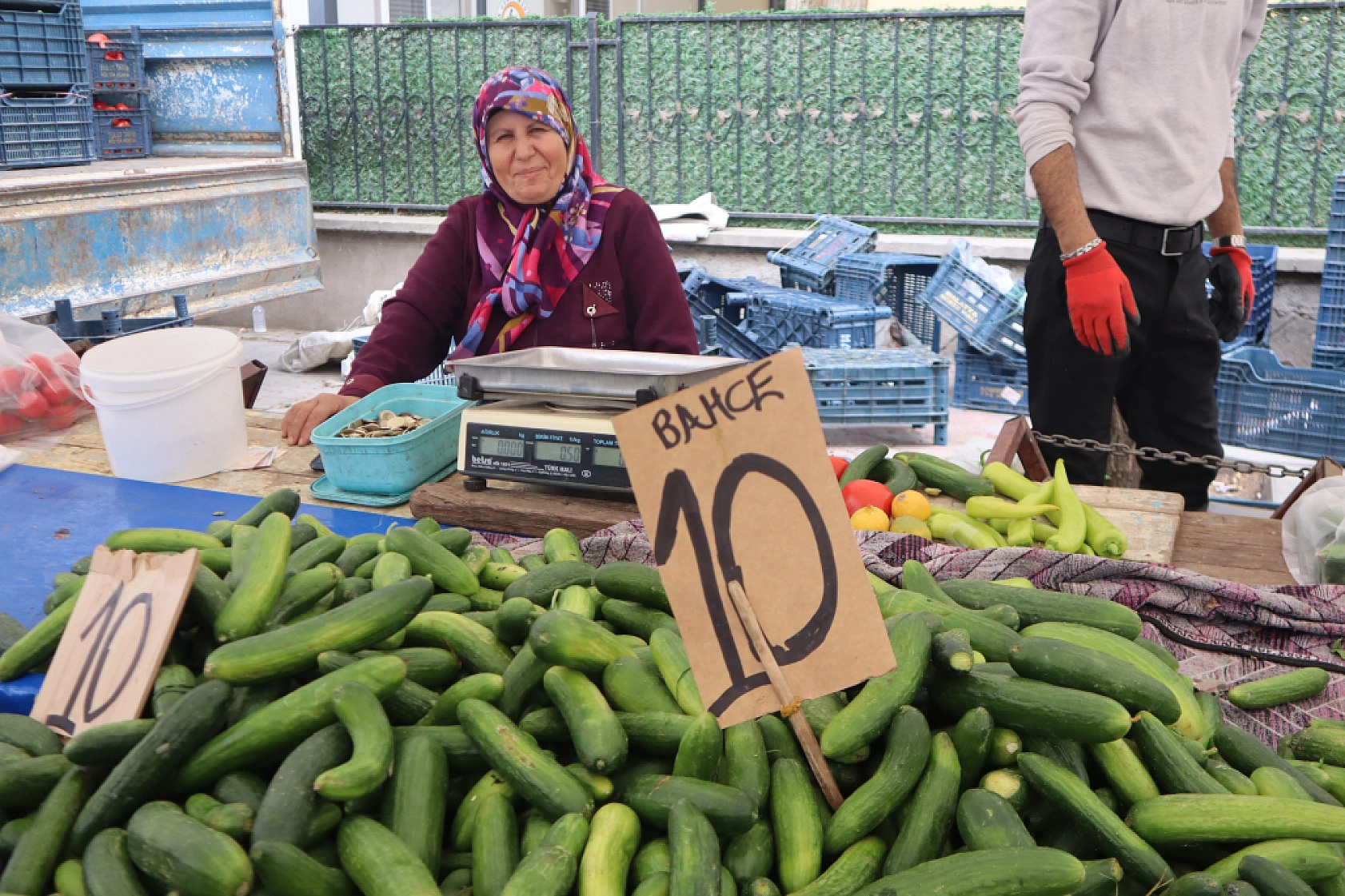 Pazarda Bahar Coşkusu: Renk Geldi, Fiyatlar Geriledi