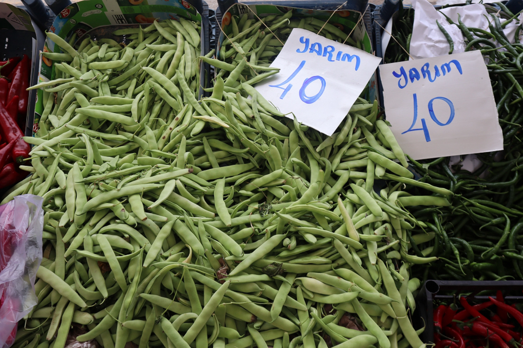 Pazarda Bahar Coşkusu: Renk Geldi, Fiyatlar Geriledi