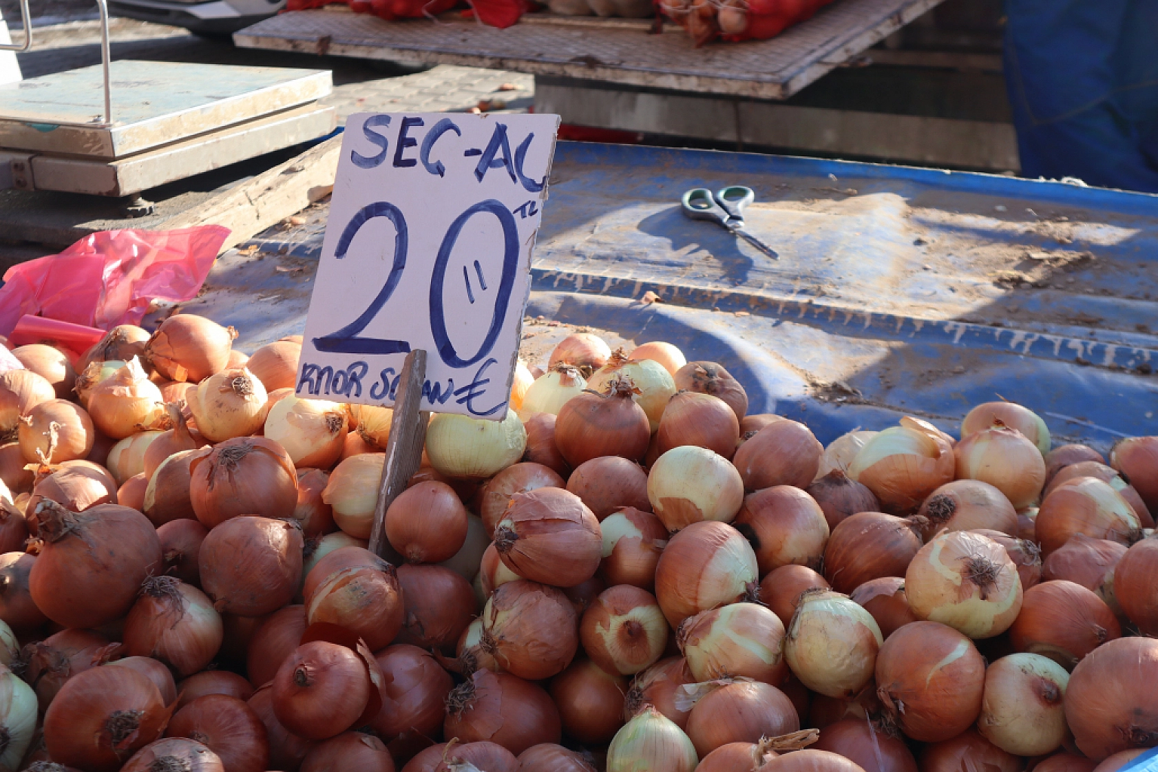 Malatya'da Kar Pazar Fiyatlarını Nasıl Etkiledi? Haftanın Zam Şampiyonu Kara Lahana Oldu!