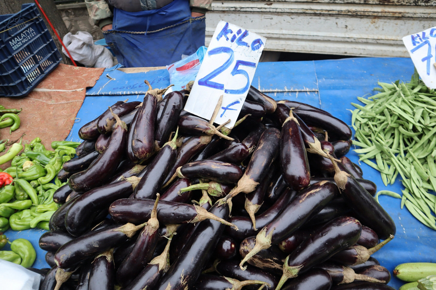 Cebini düşünen Malatyalılar, semt pazarını tercih ediyor! İşte güncel perşembe pazarı fiyatları..