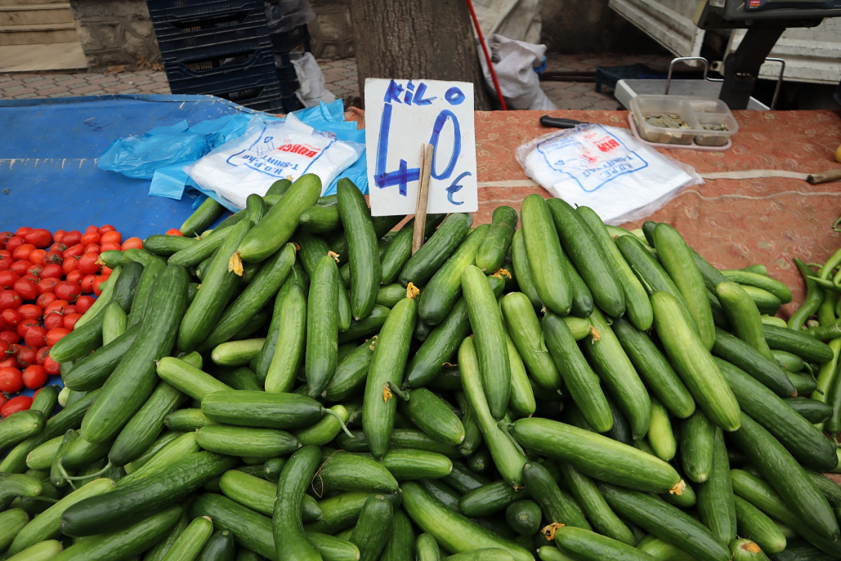 Cebini düşünen Malatyalılar, semt pazarını tercih ediyor! İşte güncel perşembe pazarı fiyatları..