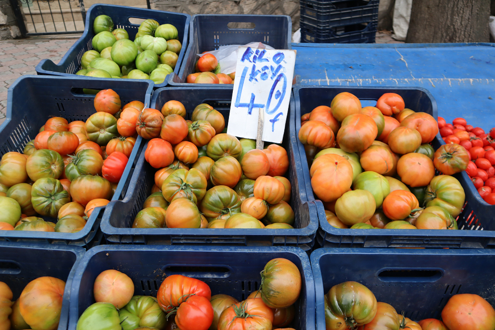 Cebini düşünen Malatyalılar, semt pazarını tercih ediyor! İşte güncel perşembe pazarı fiyatları..