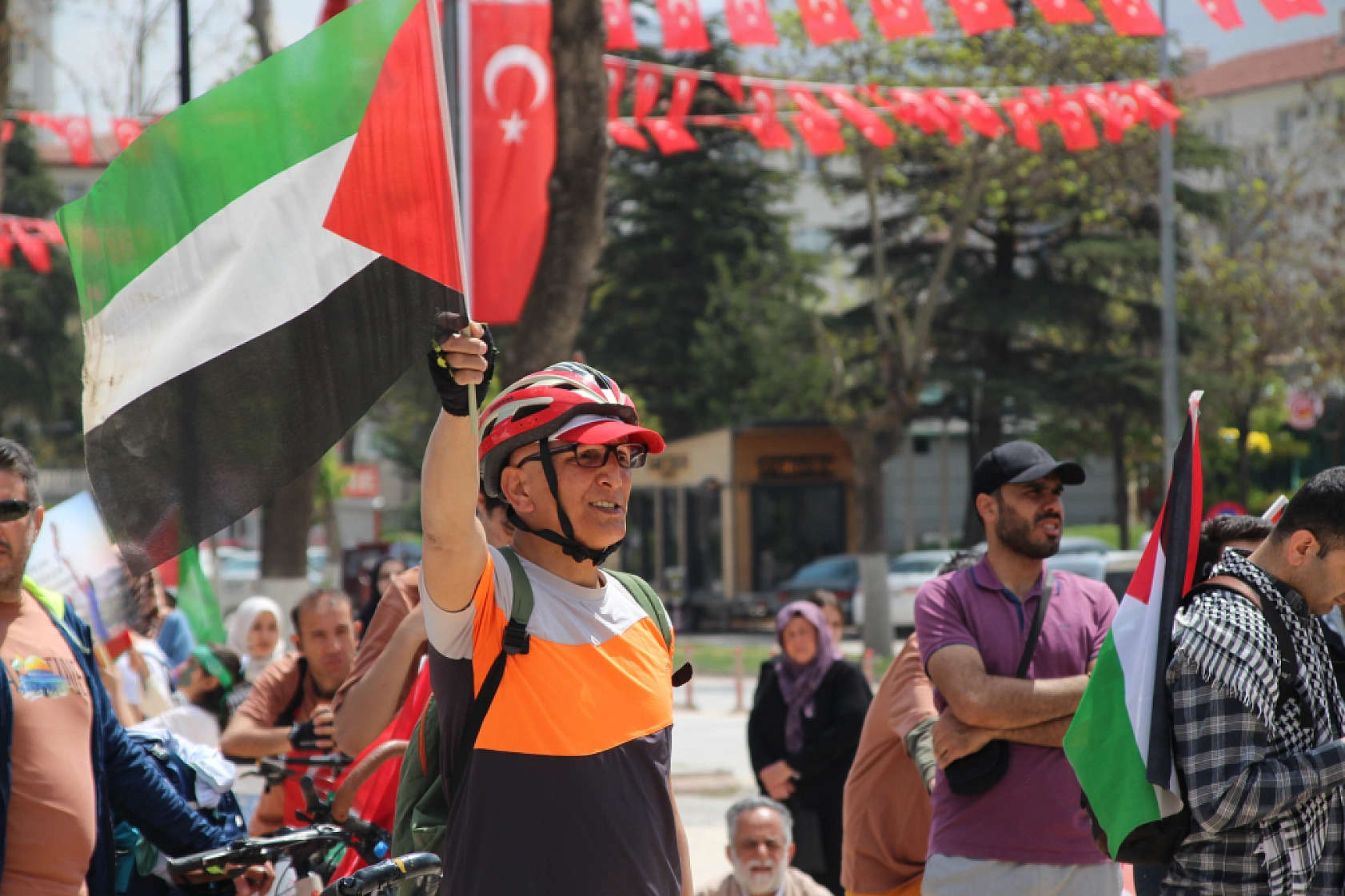 Malatya'da Gazze için binler pedal çevirdi: Zulme karşı haykırış sür ve diren…