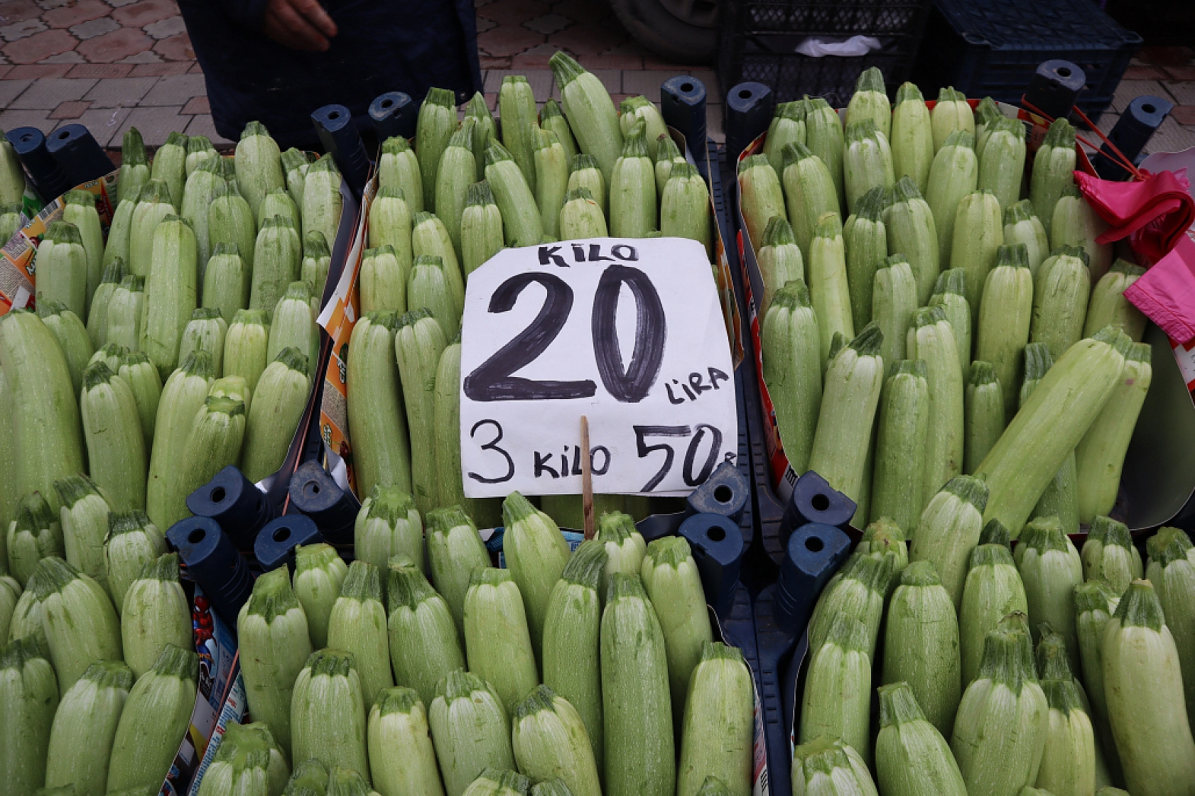 Cebini düşünen Malatyalılar, semt pazarını tercih ediyor! İşte güncel perşembe pazarı fiyatları..