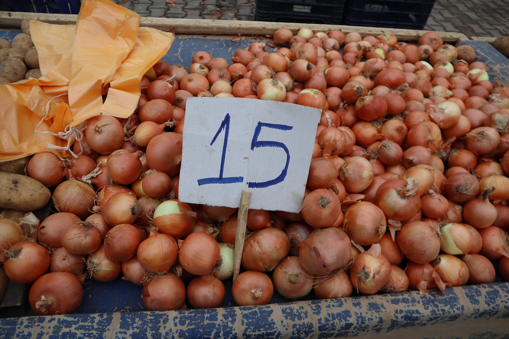 Cebini düşünen Malatyalılar, semt pazarını tercih ediyor! İşte güncel perşembe pazarı fiyatları..