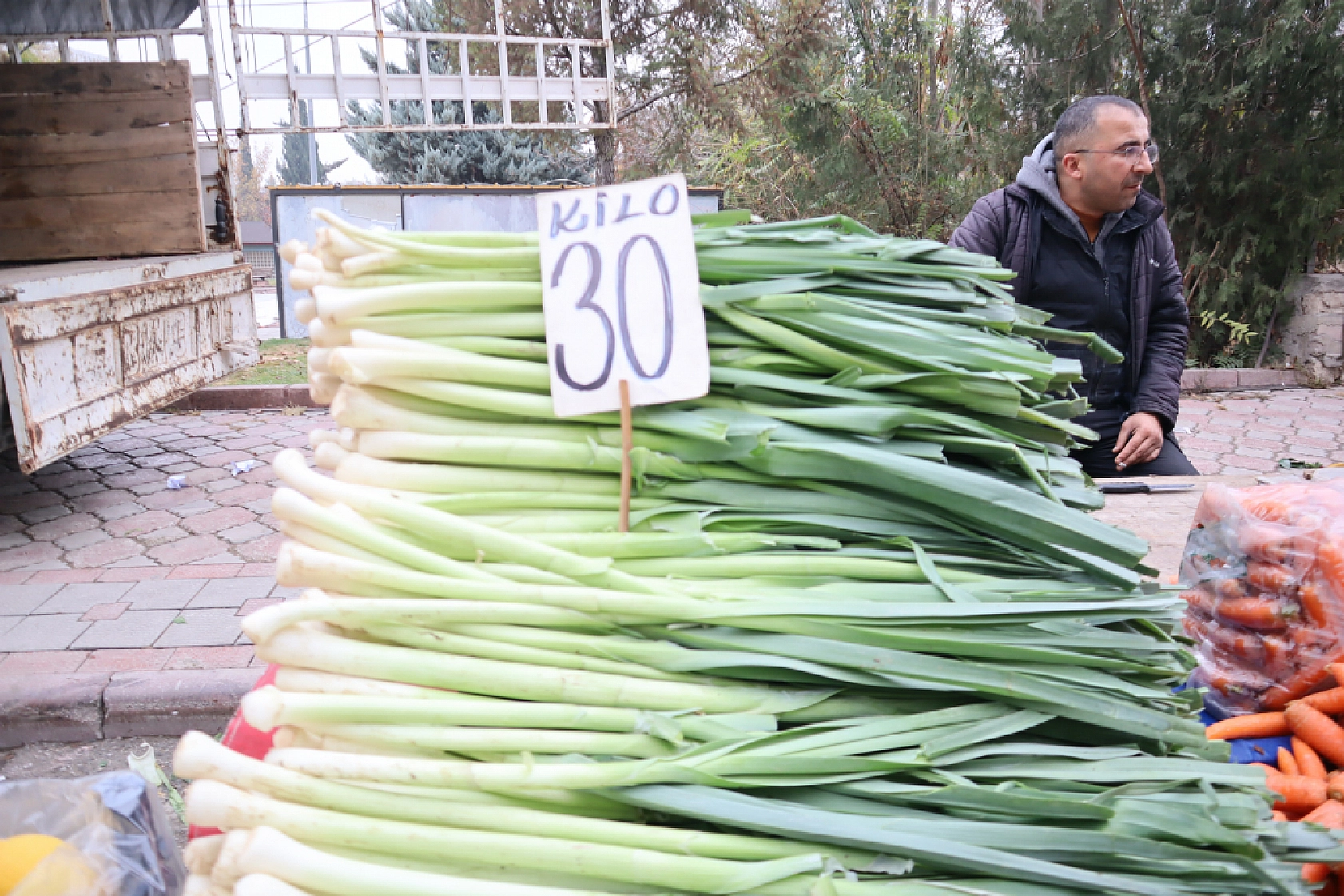 Cebini düşünen Malatyalılar, semt pazarını tercih ediyor! İşte güncel perşembe pazarı fiyatları..