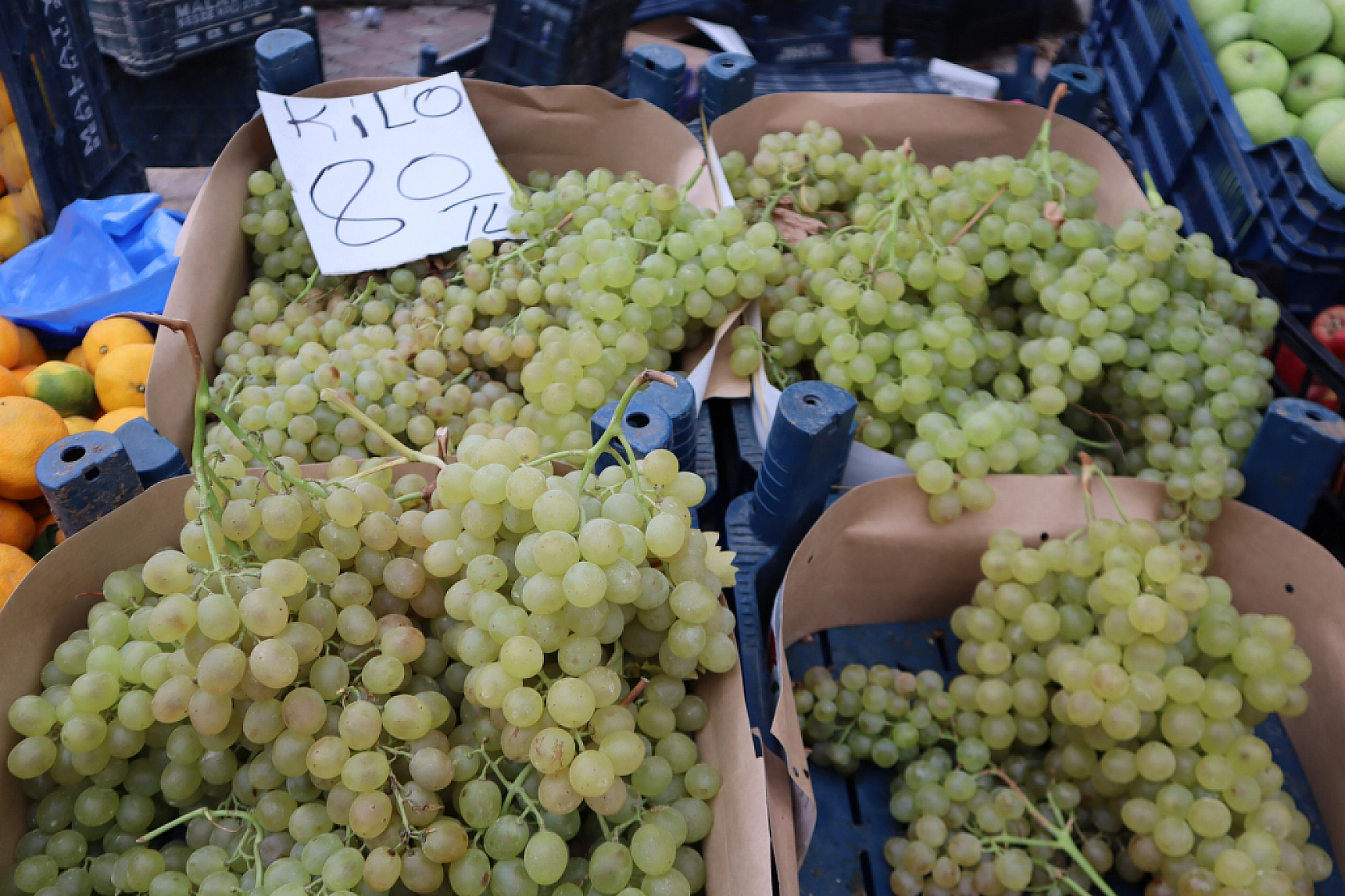 Cebini düşünen Malatyalılar, semt pazarını tercih ediyor! İşte güncel perşembe pazarı fiyatları..