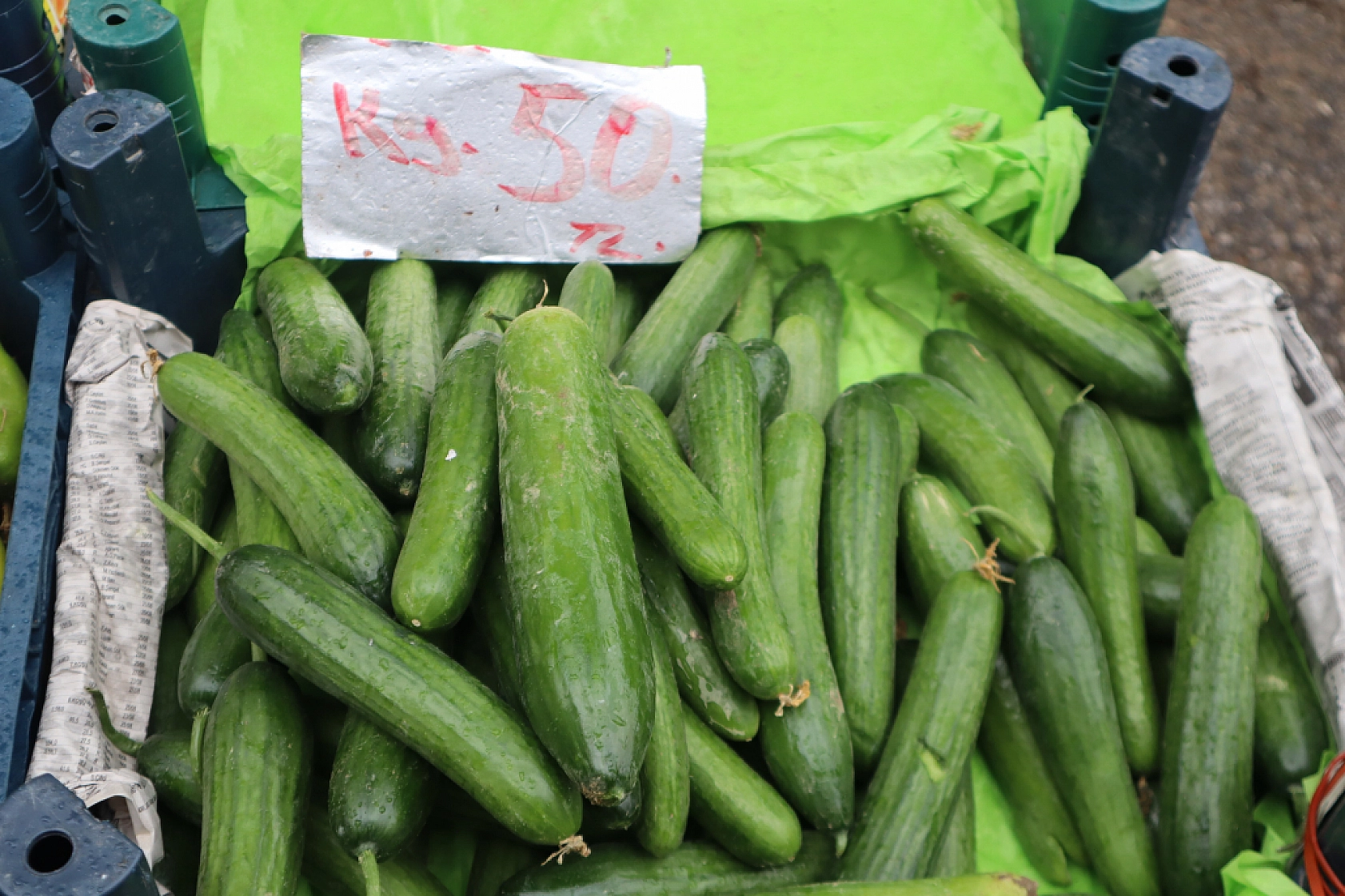 Malatyalılar Soğuk Havaya Rağmen Pazara Akın Ettiler! İşte Güncel Pazar Fiyatları….