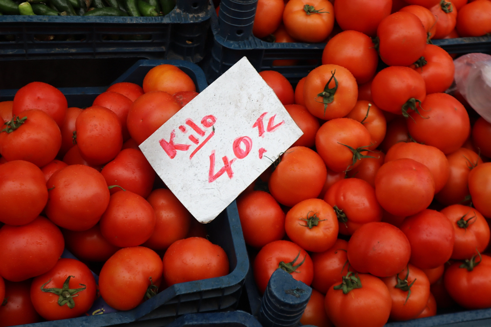 Malatyalılar Soğuk Havaya Rağmen Pazara Akın Ettiler! İşte Güncel Pazar Fiyatları….