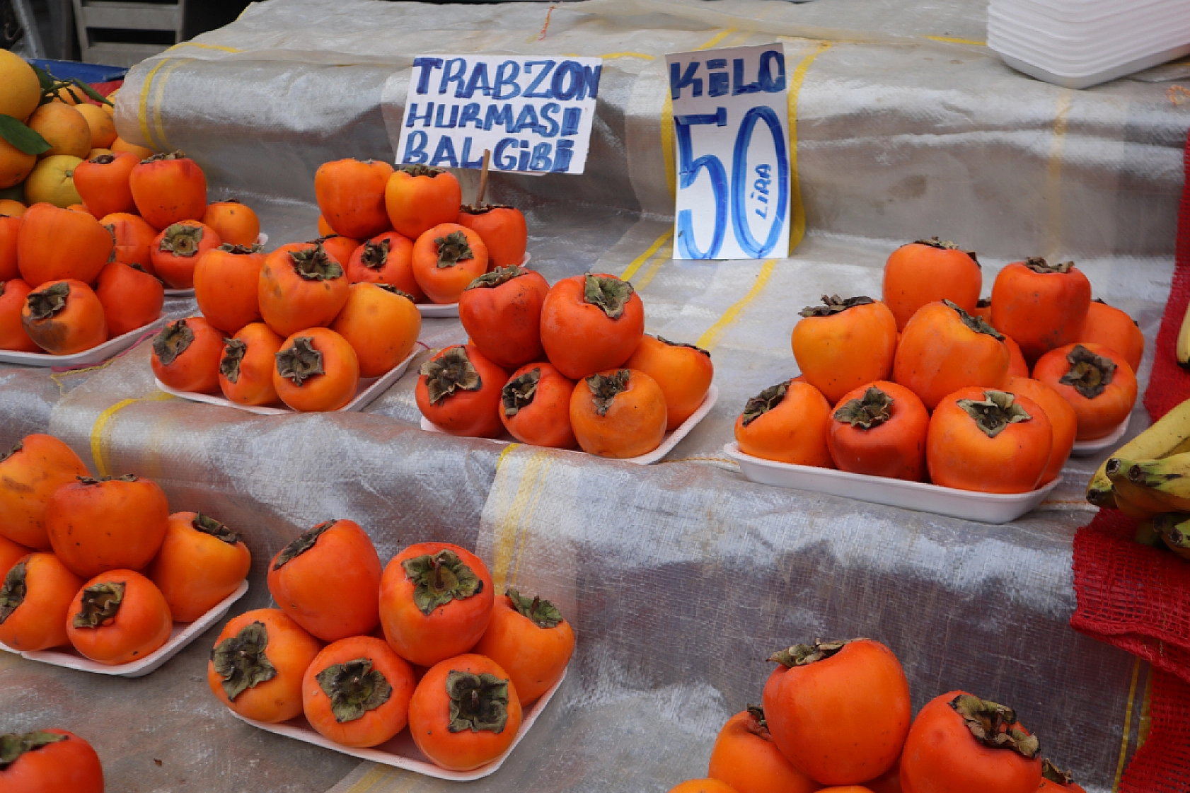 Malatyalılar Soğuk Havaya Rağmen Pazara Akın Ettiler! İşte Güncel Pazar Fiyatları….
