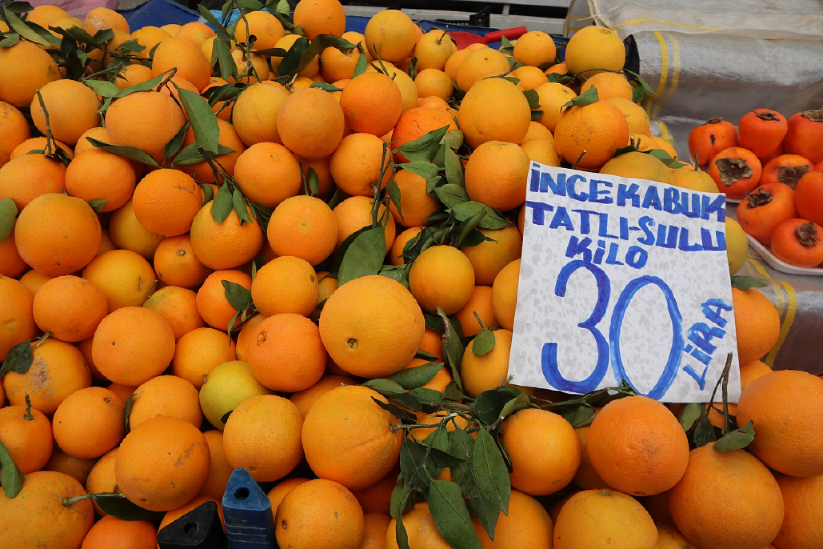 Malatyalılar Soğuk Havaya Rağmen Pazara Akın Ettiler! İşte Güncel Pazar Fiyatları….