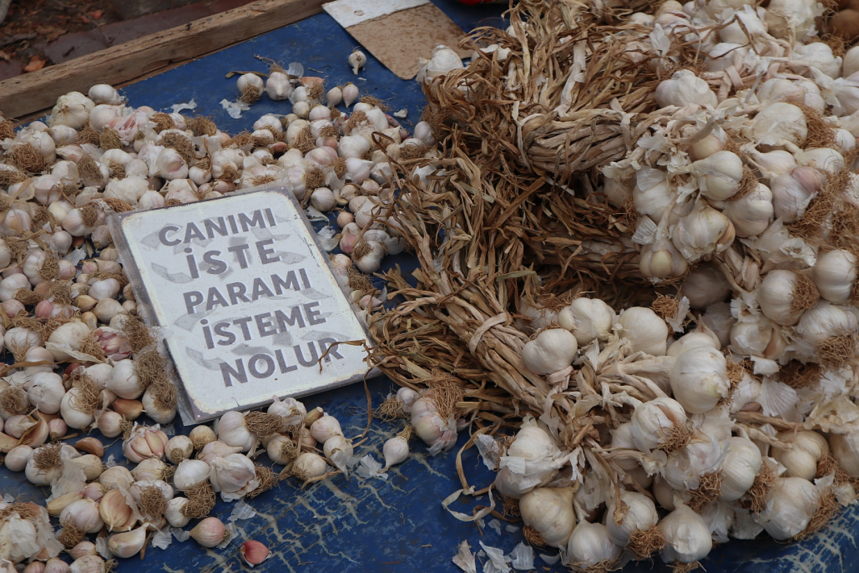 Malatyalılar Soğuk Havaya Rağmen Pazara Akın Ettiler! İşte Güncel Pazar Fiyatları….