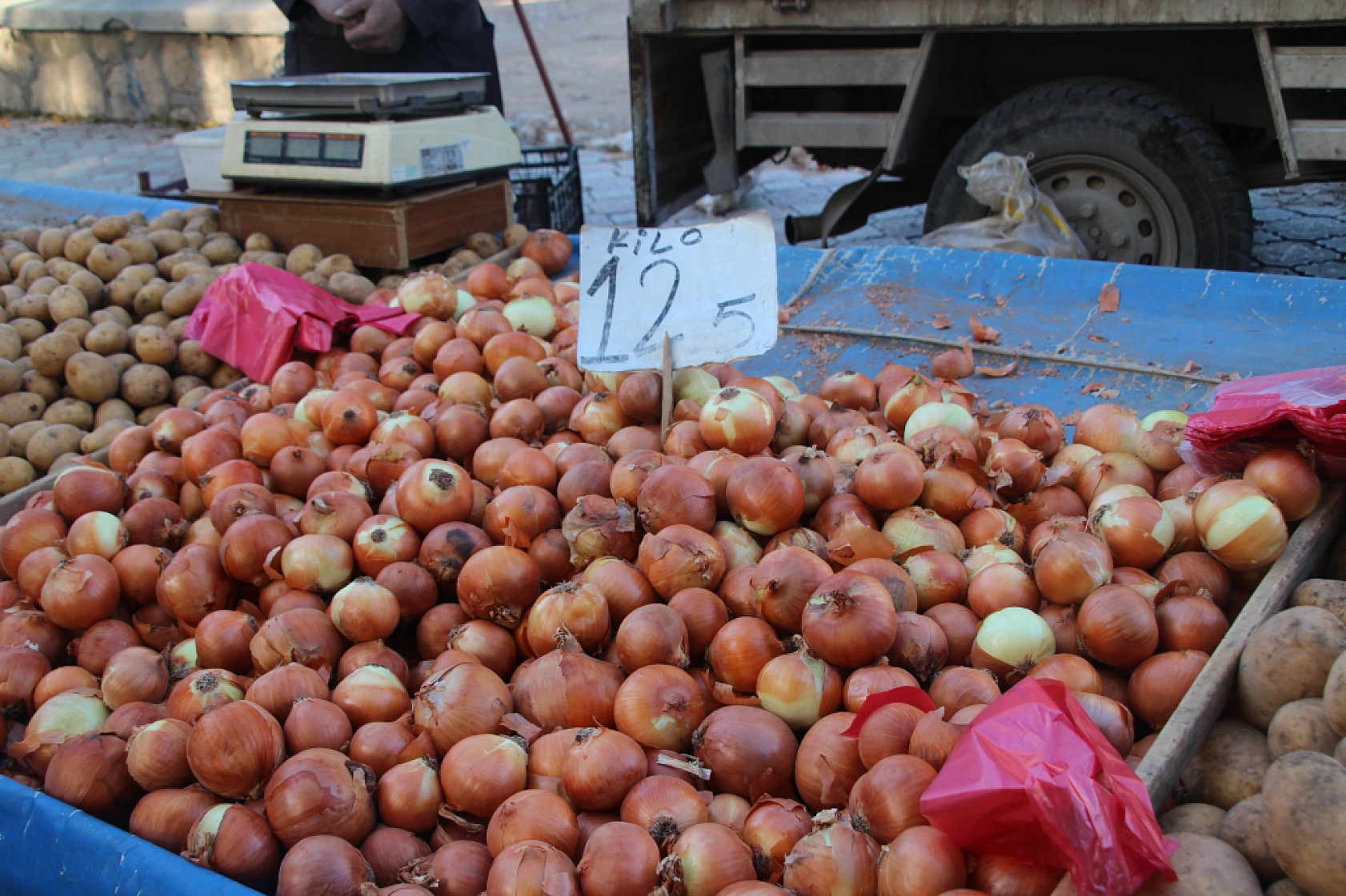 Malatya'da Semt Pazarı ile Hal Arasındaki Fiyat Farklar Dikkat Çekiyor!