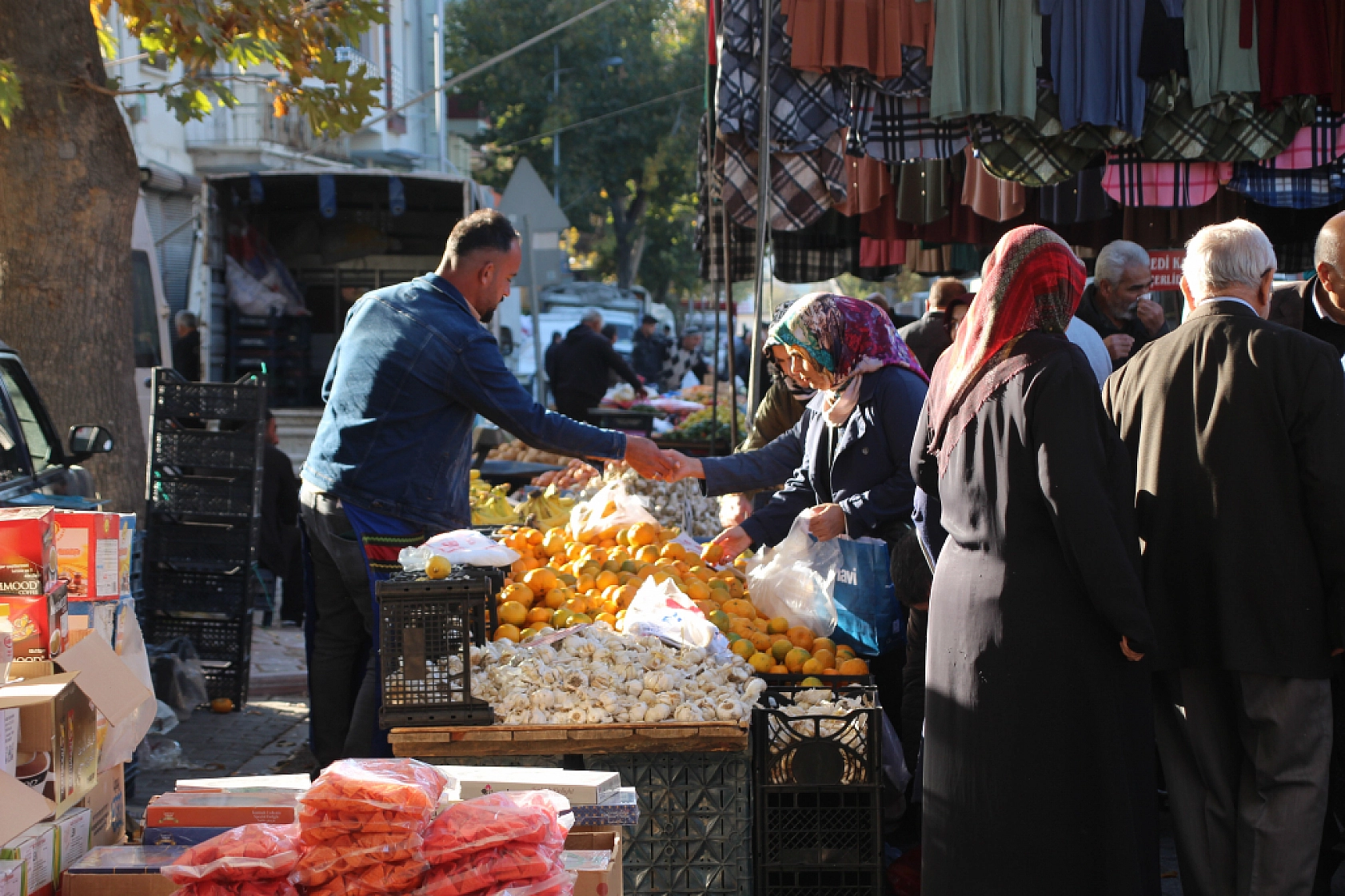 Malatya'da Semt Pazarı ile Hal Arasındaki Fiyat Farklar Dikkat Çekiyor!