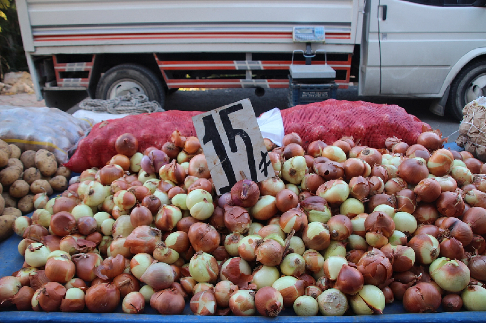 Malatya'da Semt Pazarı ile Hal Arasındaki Fiyat Farklar Dikkat Çekiyor!
