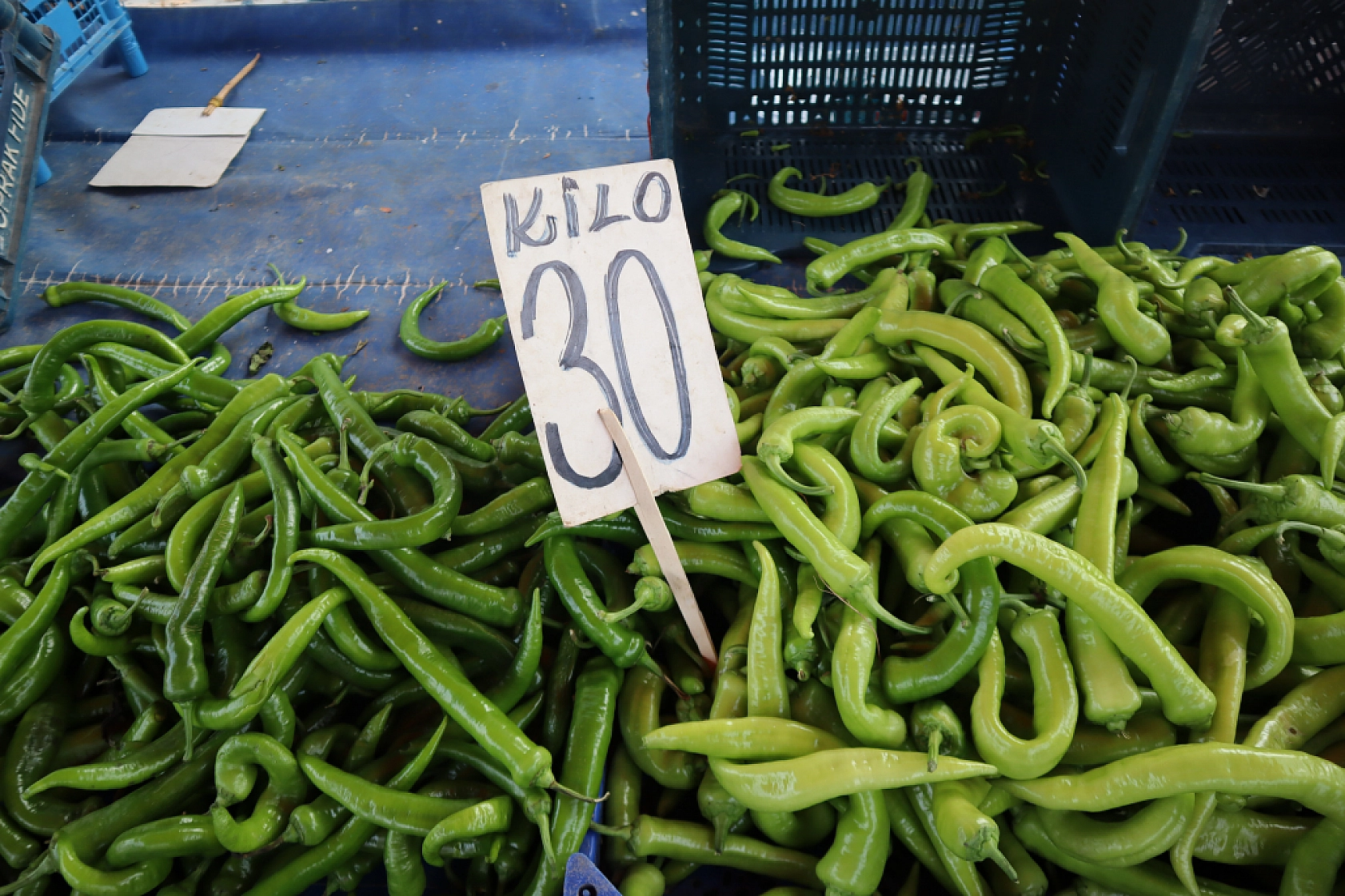 Asgari ücret cebe girmeden eridi: Malatyalılar bakmakla yetiniyor!