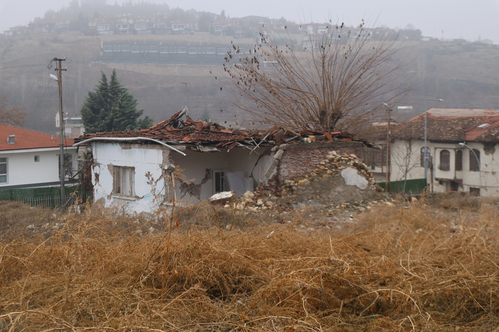 Malatya'da Eski Binalarda Göçme Riski Artıyor: Yapılar Tehlike Altında..!!