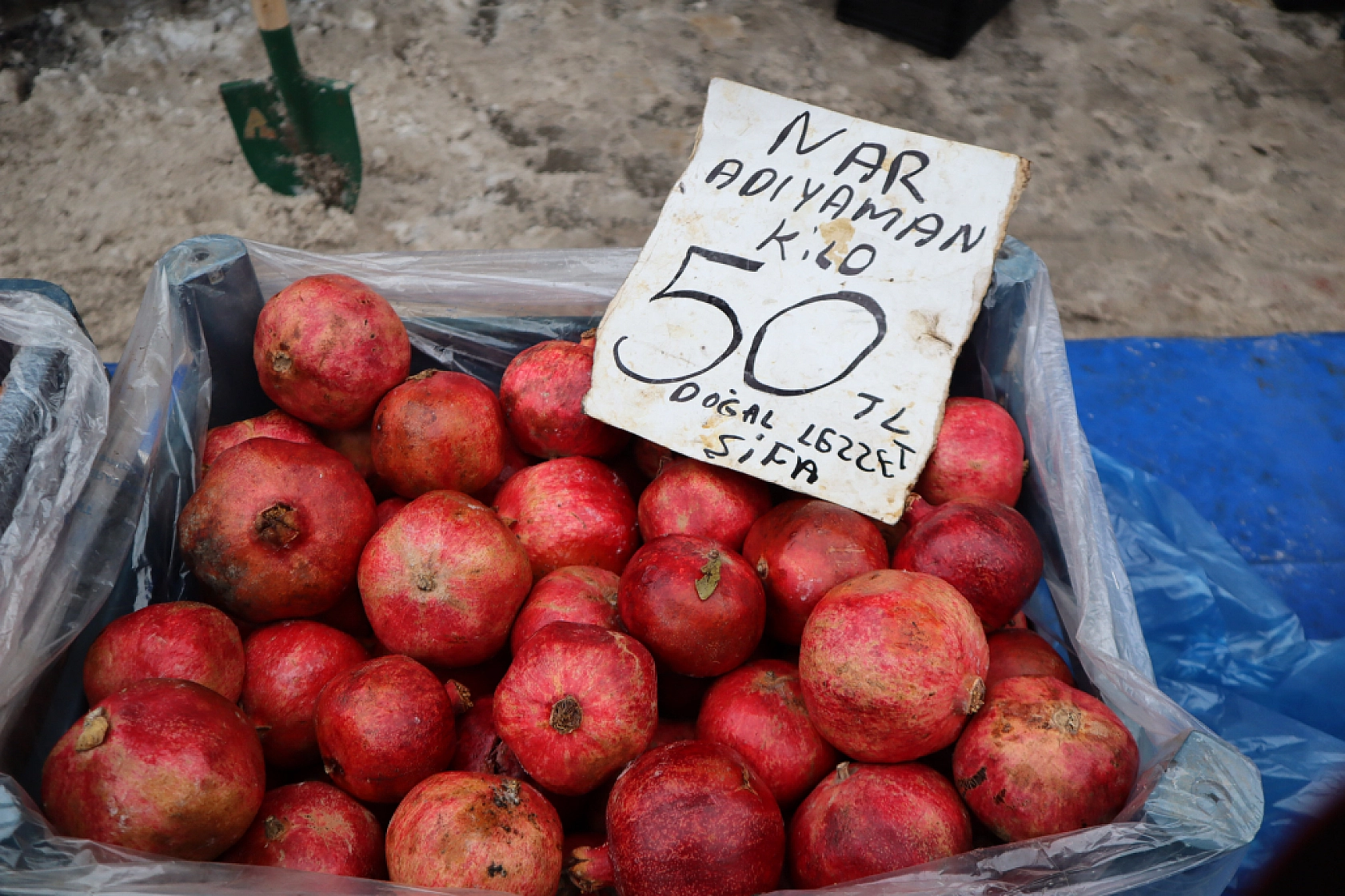 Malatya'da soğuk hava semt pazarlarını vurdu!