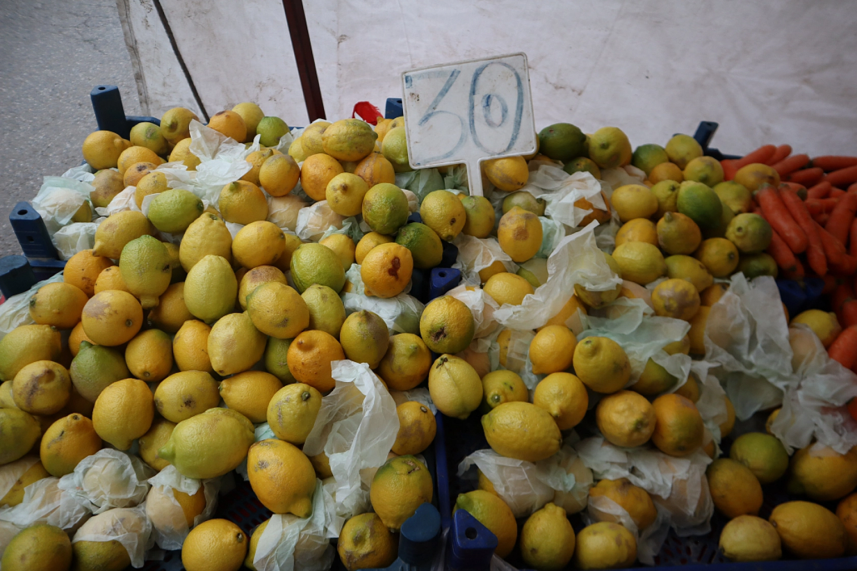 Malatya'da soğuk hava semt pazarlarını vurdu!