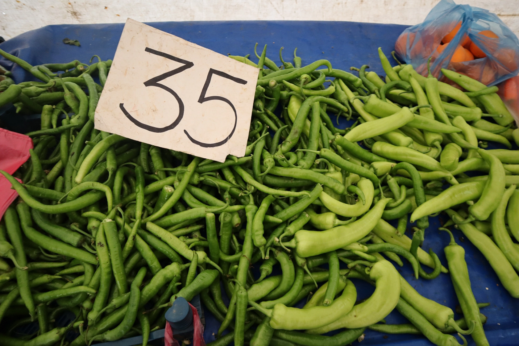 Malatya'da soğuk hava semt pazarlarını vurdu!