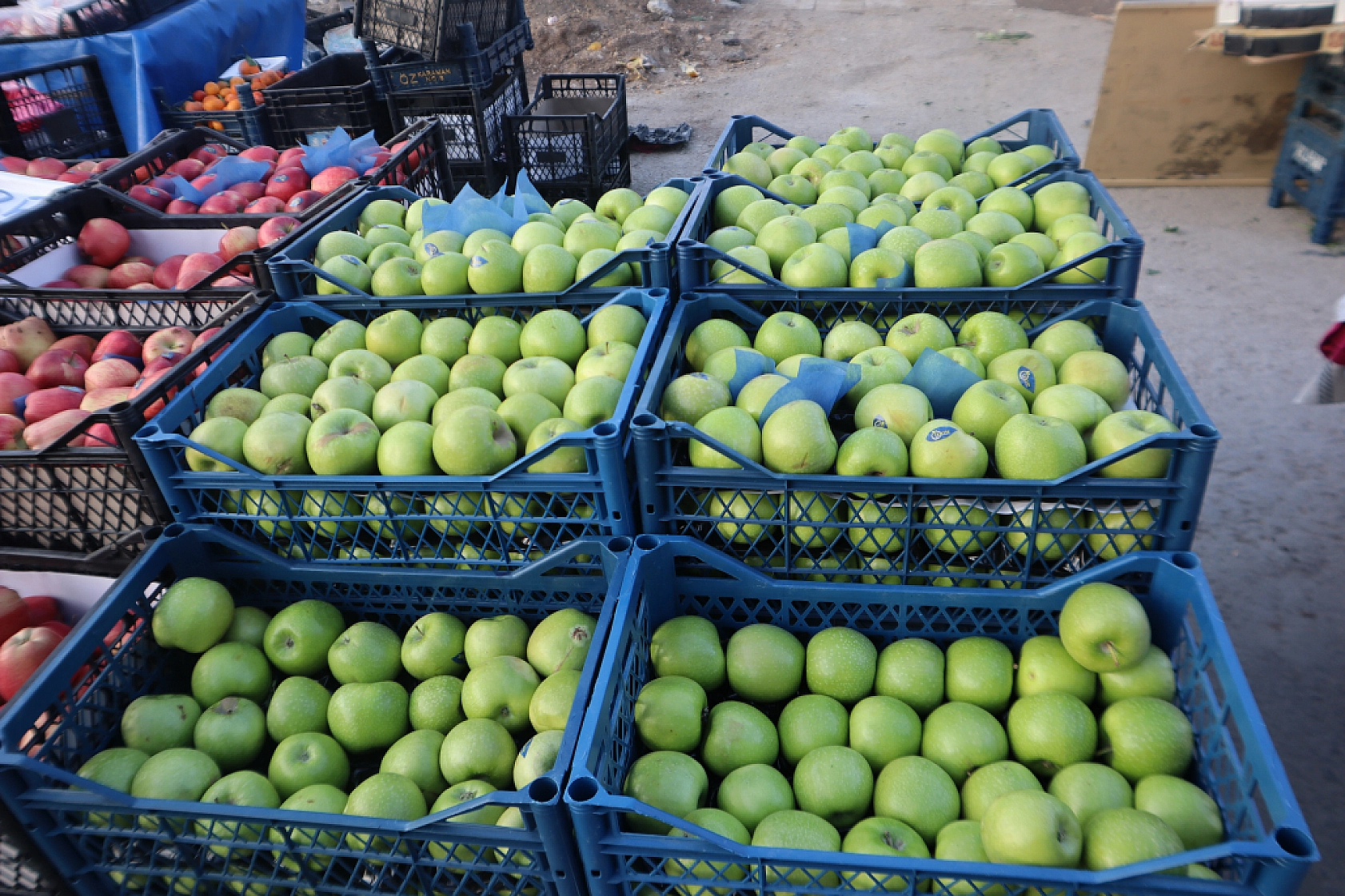 Marketlere Rağmen Malatyalılar Pazarı Tercih Ediyor! İşte Sebze Meyve Fiyatları…