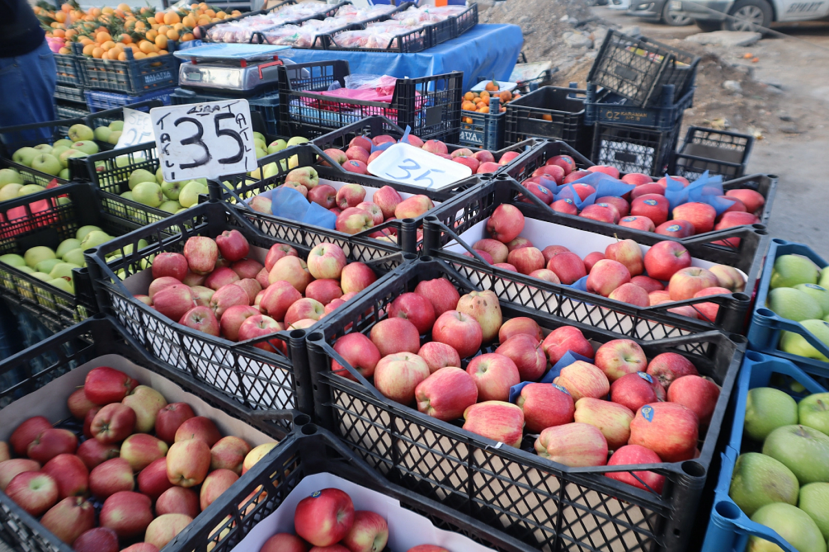 Marketlere Rağmen Malatyalılar Pazarı Tercih Ediyor! İşte Sebze Meyve Fiyatları…