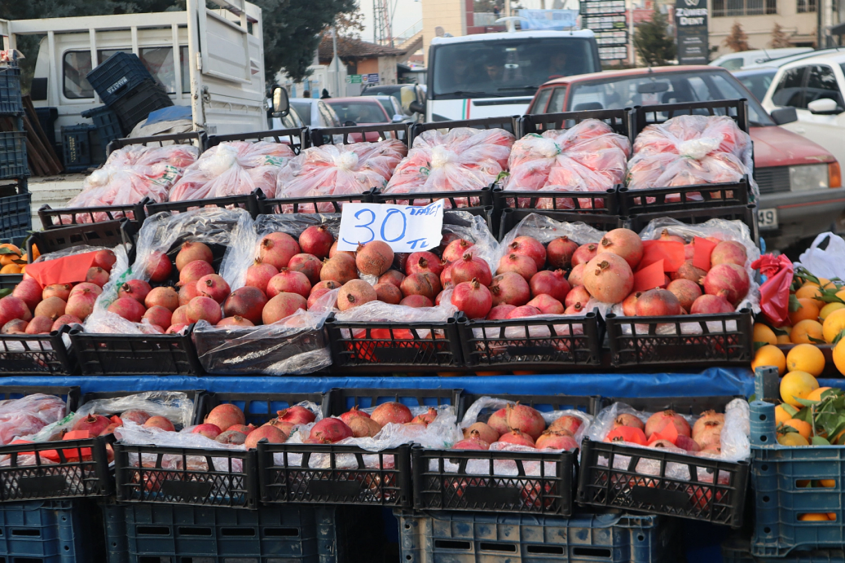 Marketlere Rağmen Malatyalılar Pazarı Tercih Ediyor! İşte Sebze Meyve Fiyatları…