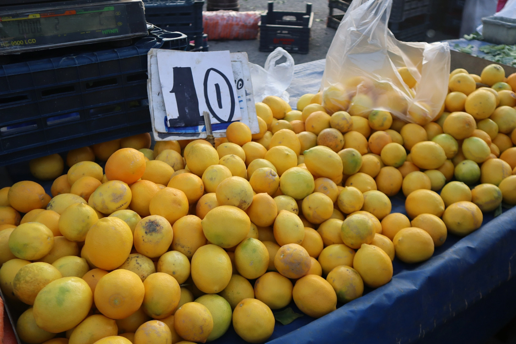 Marketlere Rağmen Malatyalılar Pazarı Tercih Ediyor! İşte Sebze Meyve Fiyatları…