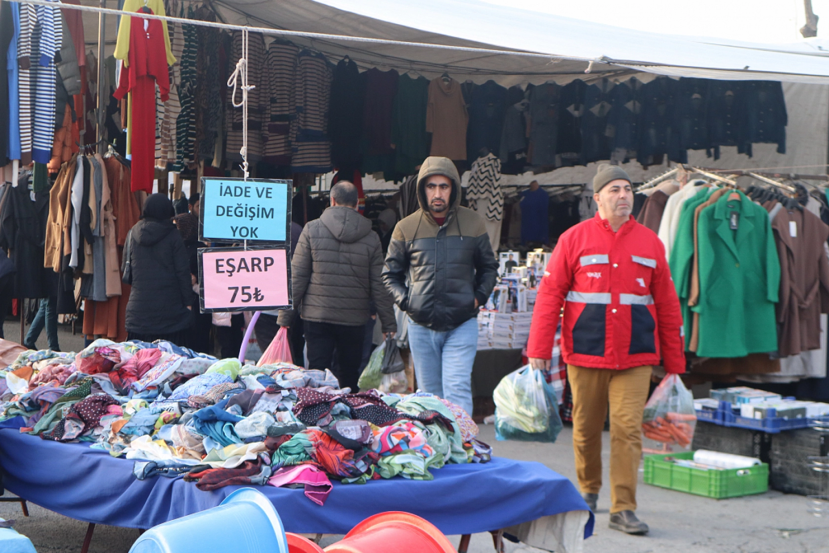 Marketlere Rağmen Malatyalılar Pazarı Tercih Ediyor! İşte Sebze Meyve Fiyatları…