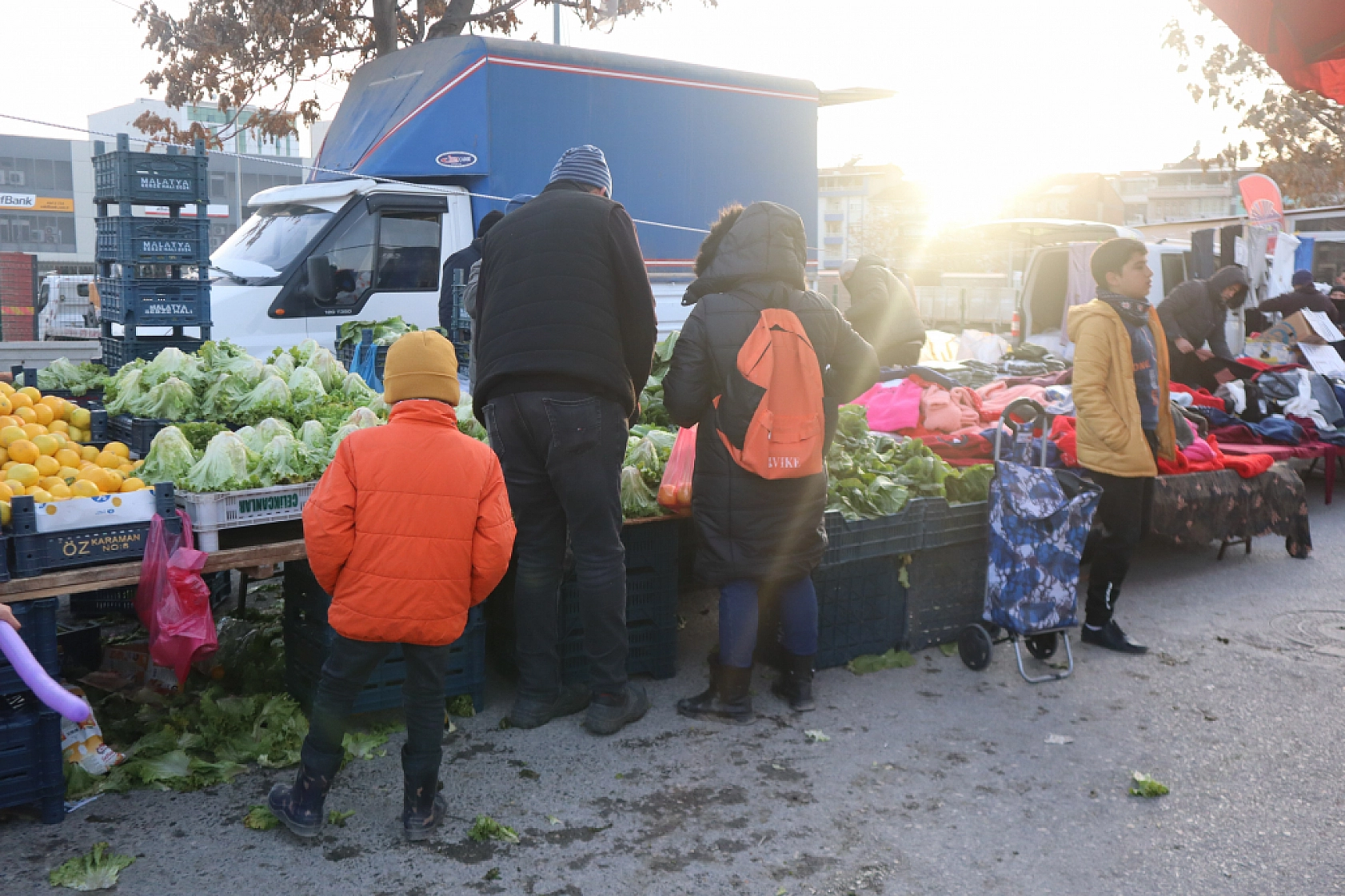 Marketlere Rağmen Malatyalılar Pazarı Tercih Ediyor! İşte Sebze Meyve Fiyatları…