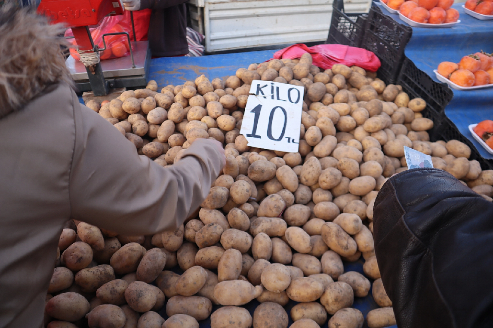 Marketlere Rağmen Malatyalılar Pazarı Tercih Ediyor! İşte Sebze Meyve Fiyatları…