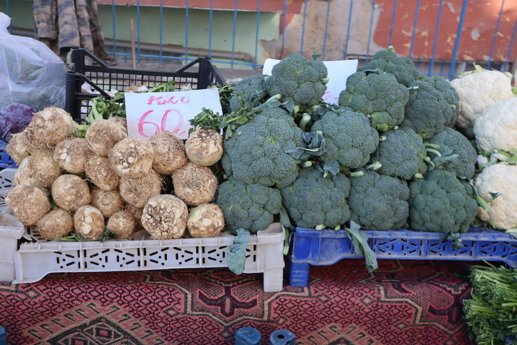 Sebze Fiyatları Uçtu: Pazarlar Ateş Pahası! İşte Güncel Meyve Sebze Fiyatları...