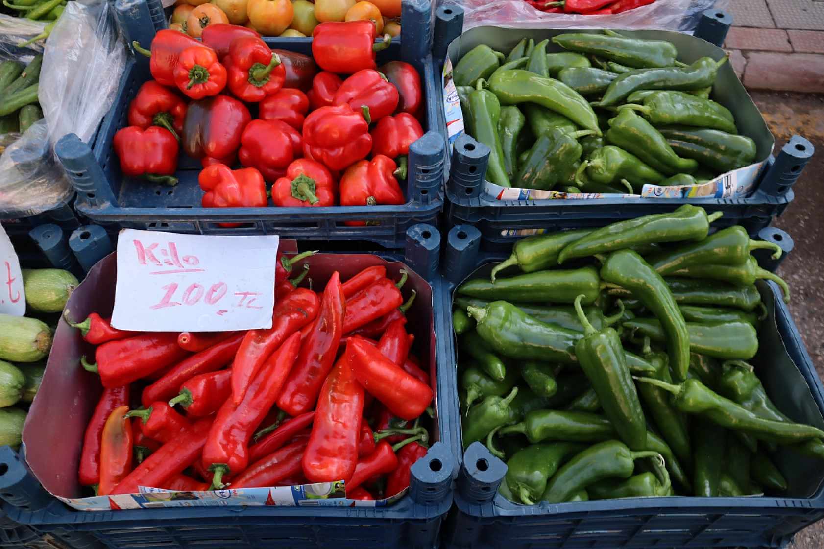Sebze Fiyatları Uçtu: Pazarlar Ateş Pahası! İşte Güncel Meyve Sebze Fiyatları...