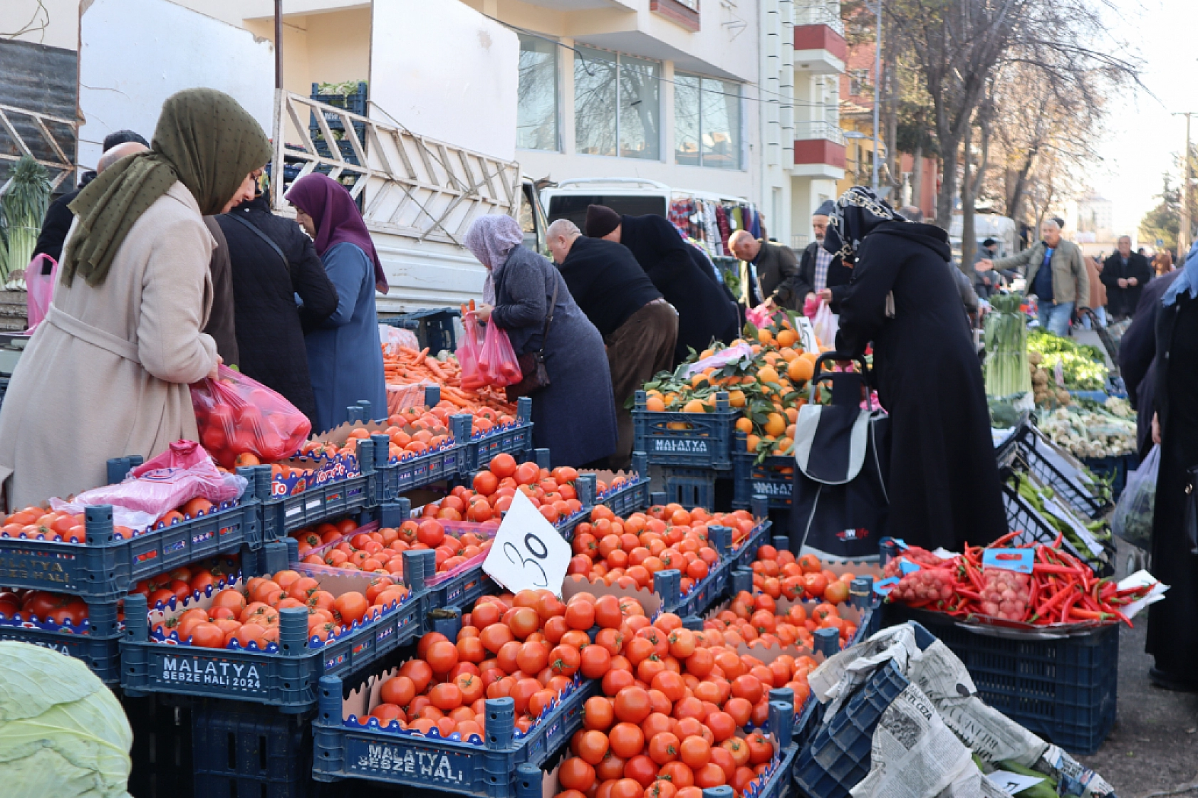 Sebze Fiyatları Uçtu: Pazarlar Ateş Pahası! İşte Güncel Meyve Sebze Fiyatları...