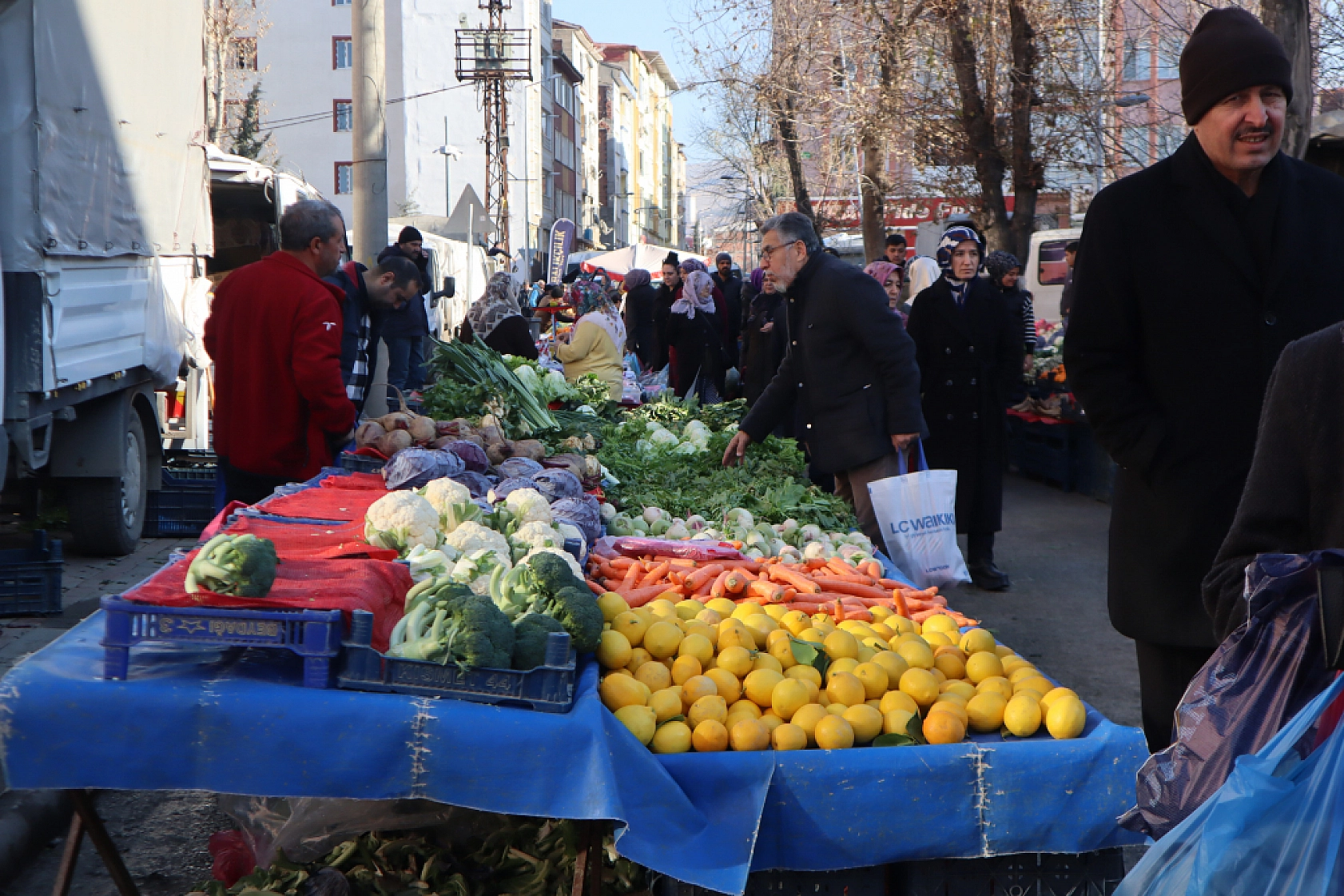 Sebze Fiyatları Uçtu: Pazarlar Ateş Pahası! İşte Güncel Meyve Sebze Fiyatları...