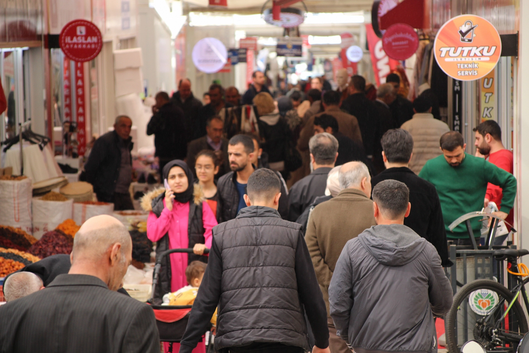 Zam maratonuna sayılı günler kaldı! Vatandaşa soruldu: Asgari ücret ne kadar olmalı?