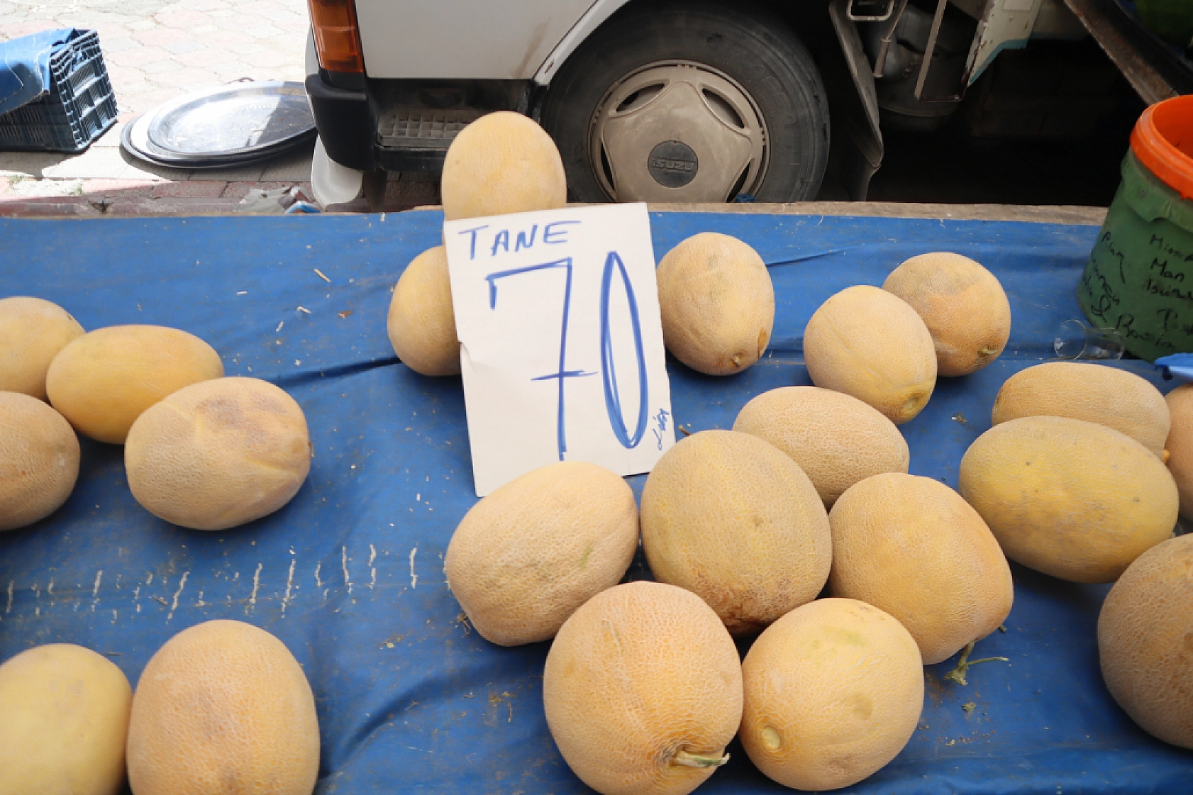Malatya'da bayram öncesi vatandaş semt pazarlarına akın etti! İşte güncel meyve sebze fiyatları...