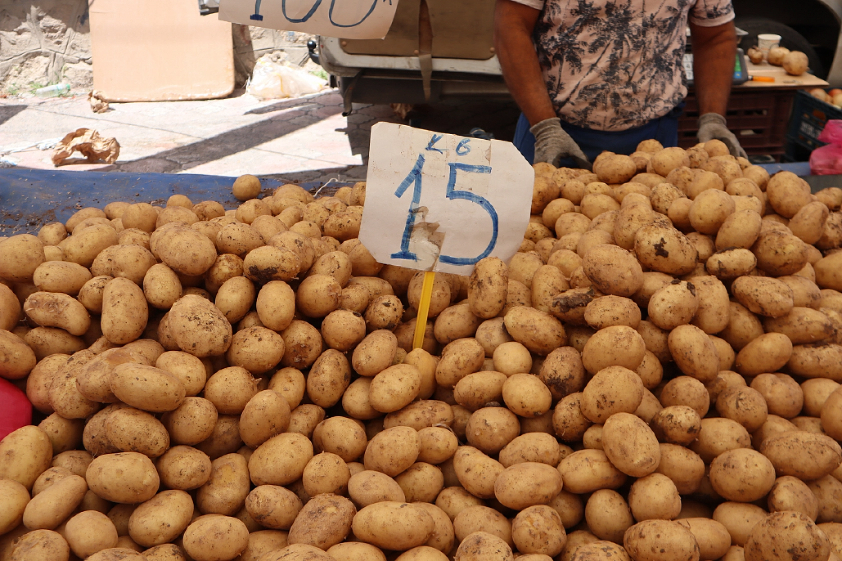 Malatya'da bayram öncesi vatandaş semt pazarlarına akın etti! İşte güncel meyve sebze fiyatları...