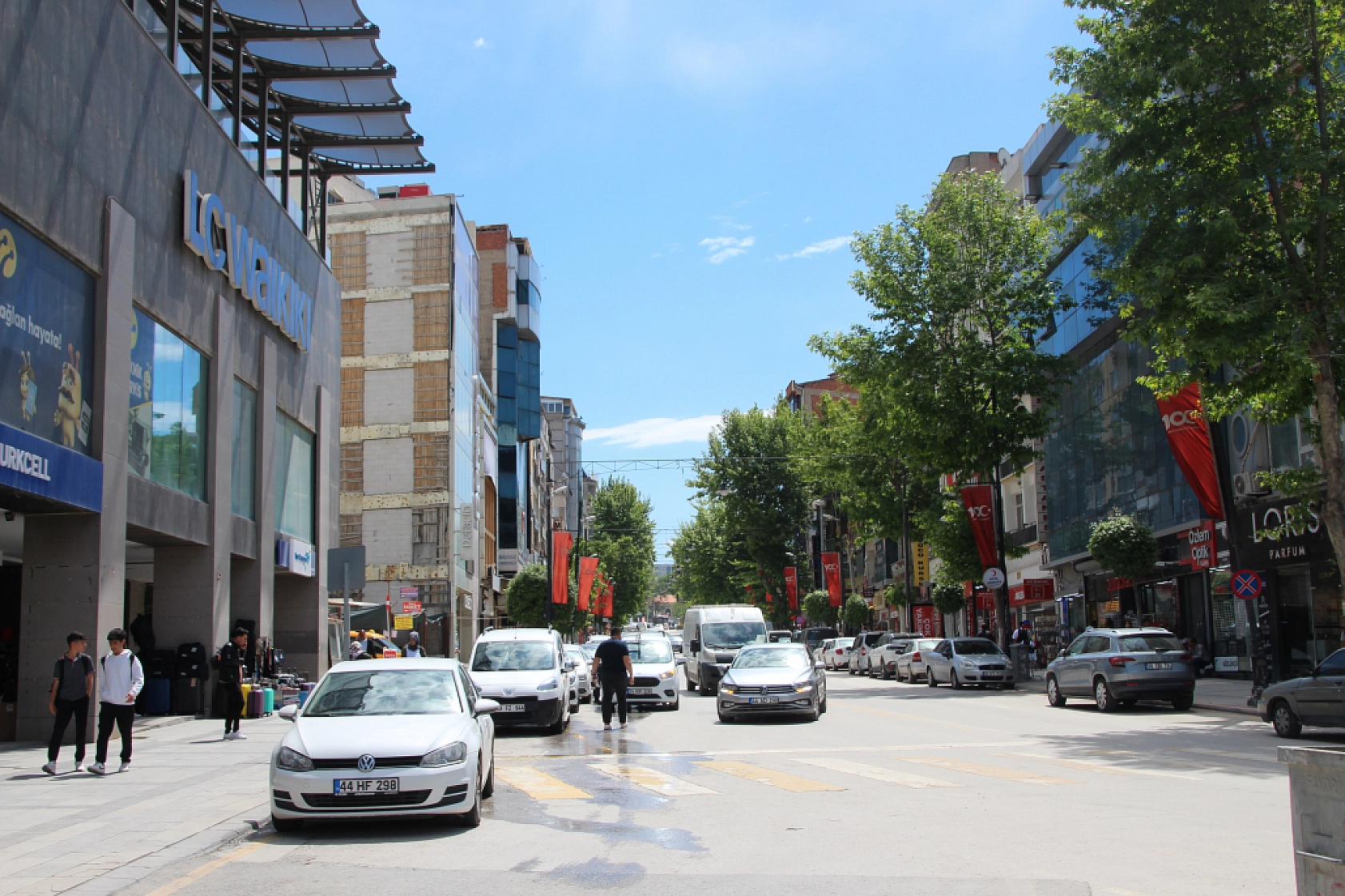 Kışla Caddesi Verilen Sözlere Rağmen Boşaltılıyor… Müdür esnafı yok saydı!
