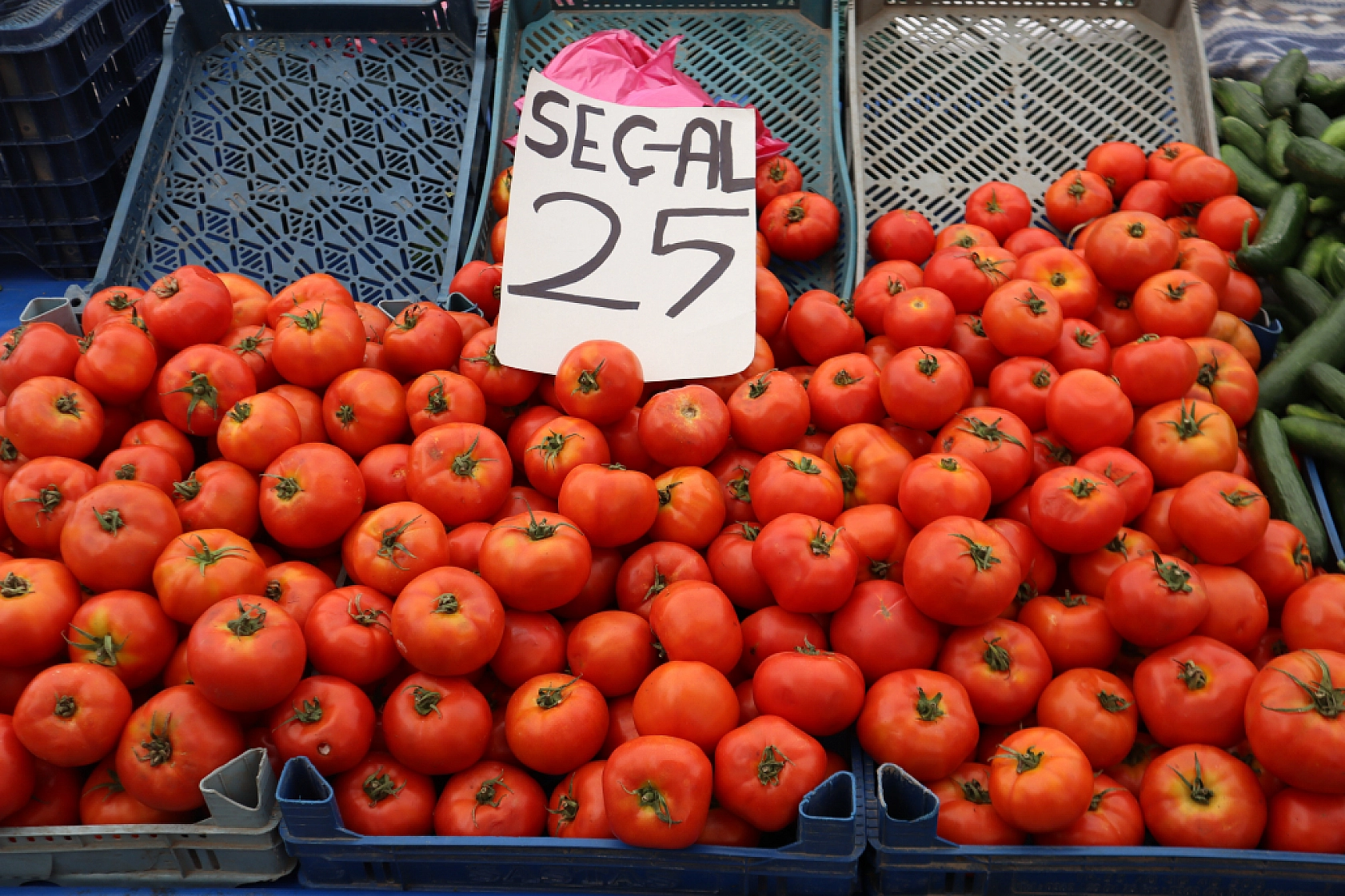 Pazarda fiyat dengesi değişti: Meyveye el değmiyor! İşte güncel pazar fiyatları....