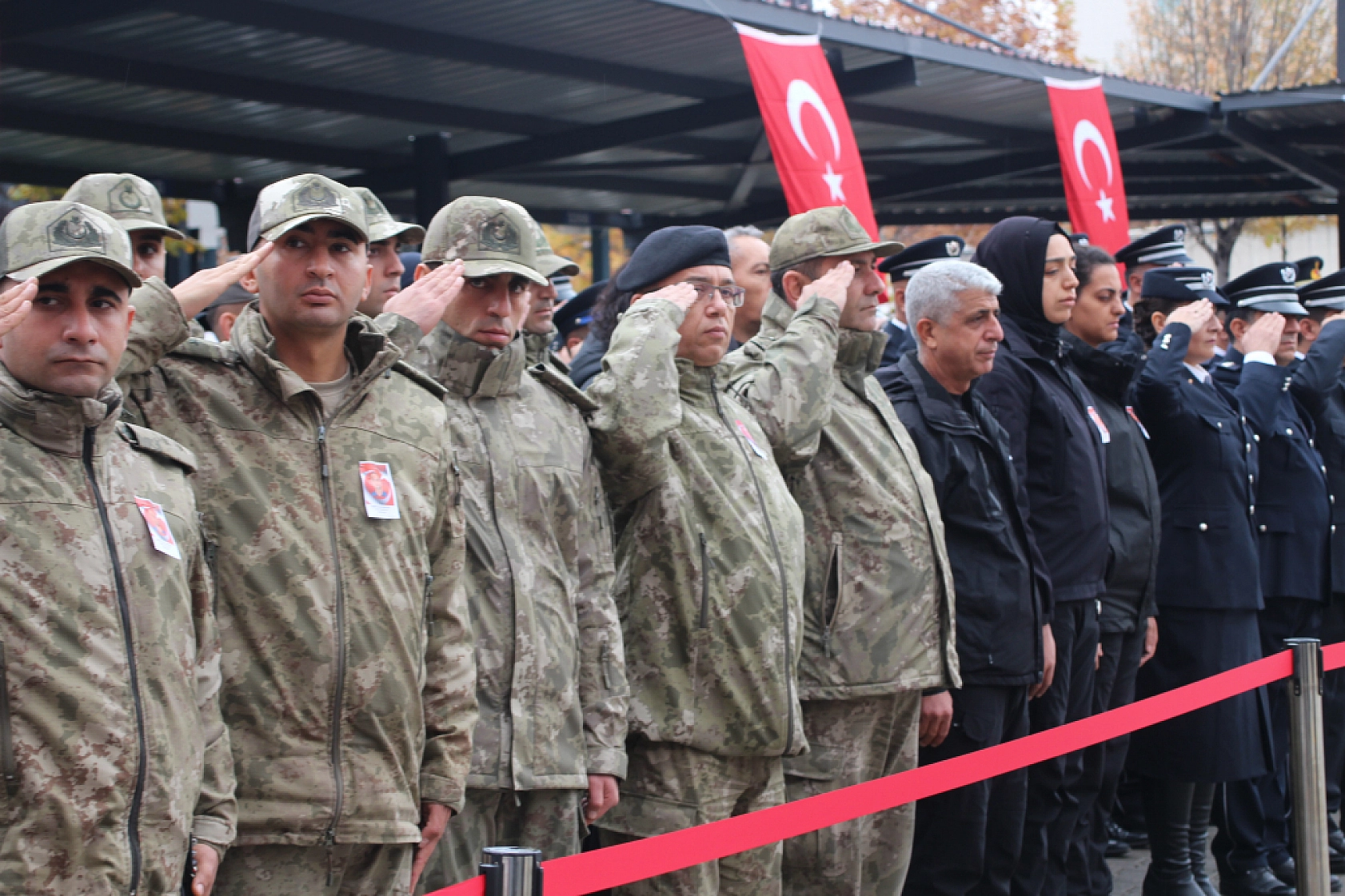 Malatya Şehidini Göz Yaşlarıyla Sonsuzluğa Uğurladı