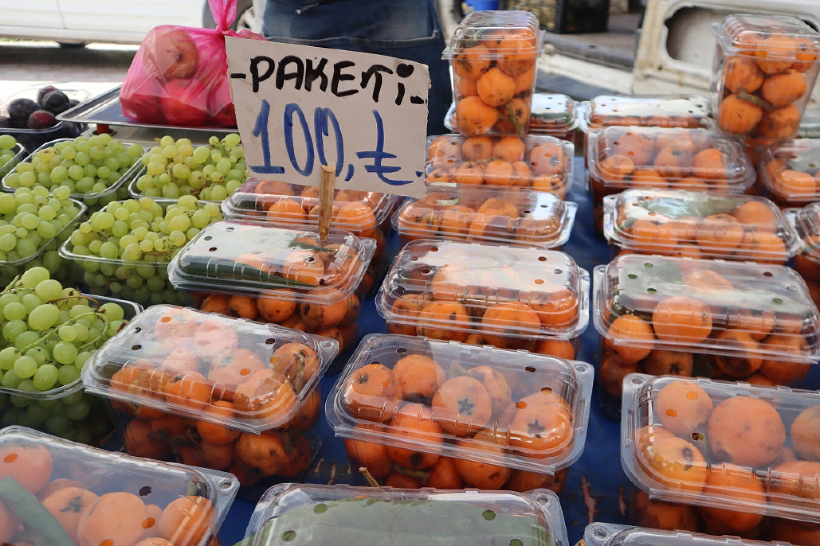 Pazarda fiyat dengesi değişti: Meyveye el değmiyor! İşte güncel pazar fiyatları....